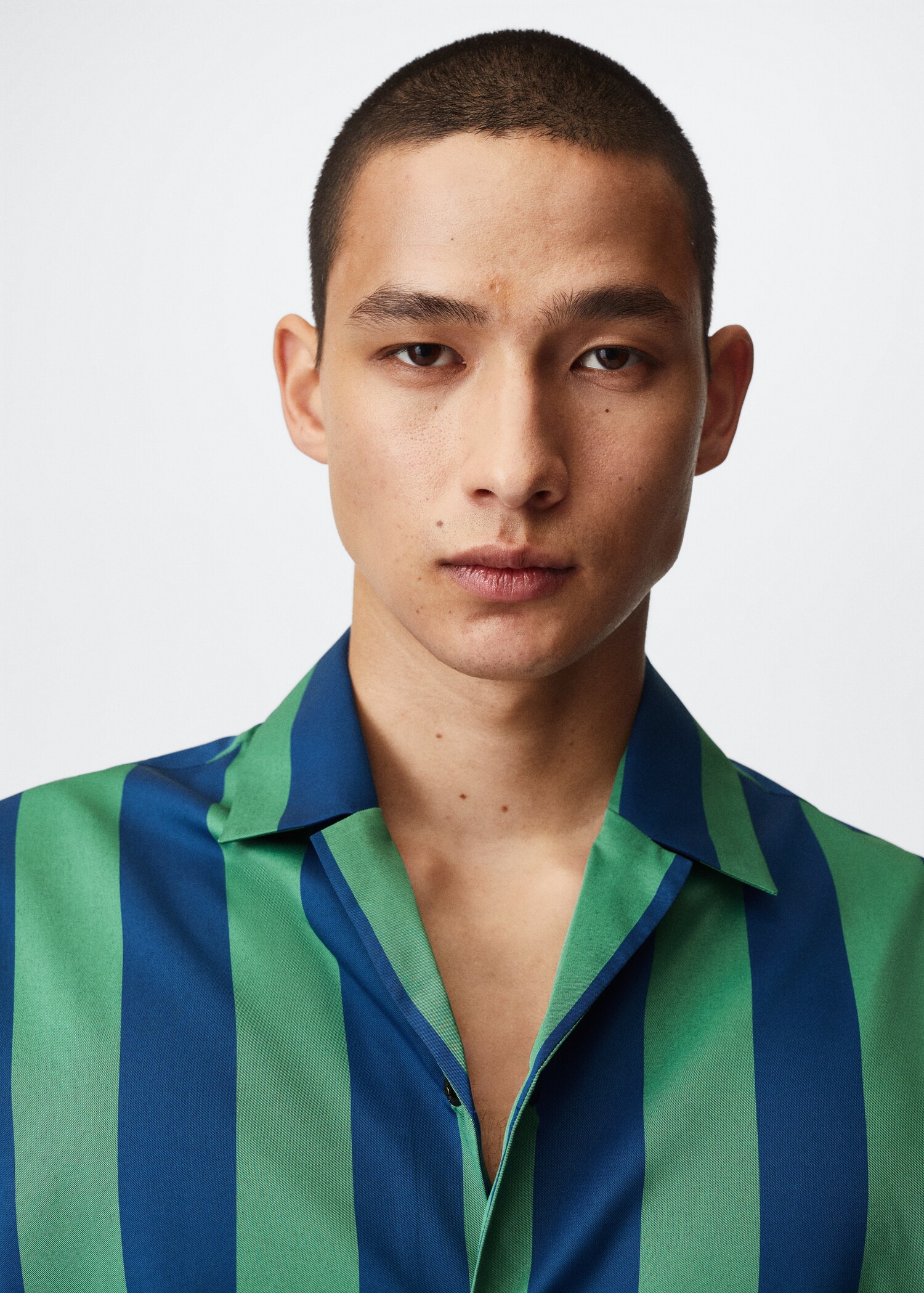 Short sleeve striped shirt - Details of the article 1