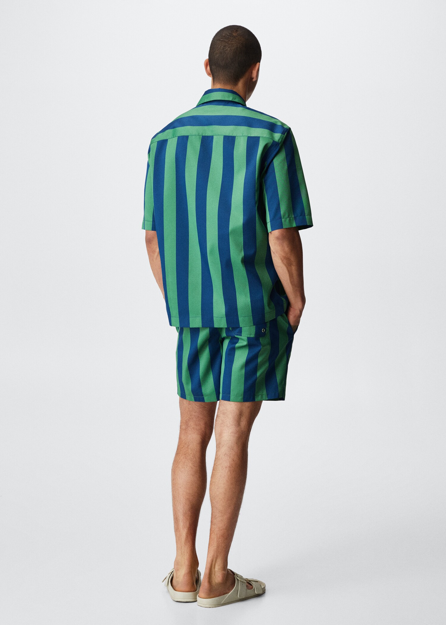 Short sleeve striped shirt - Reverse of the article