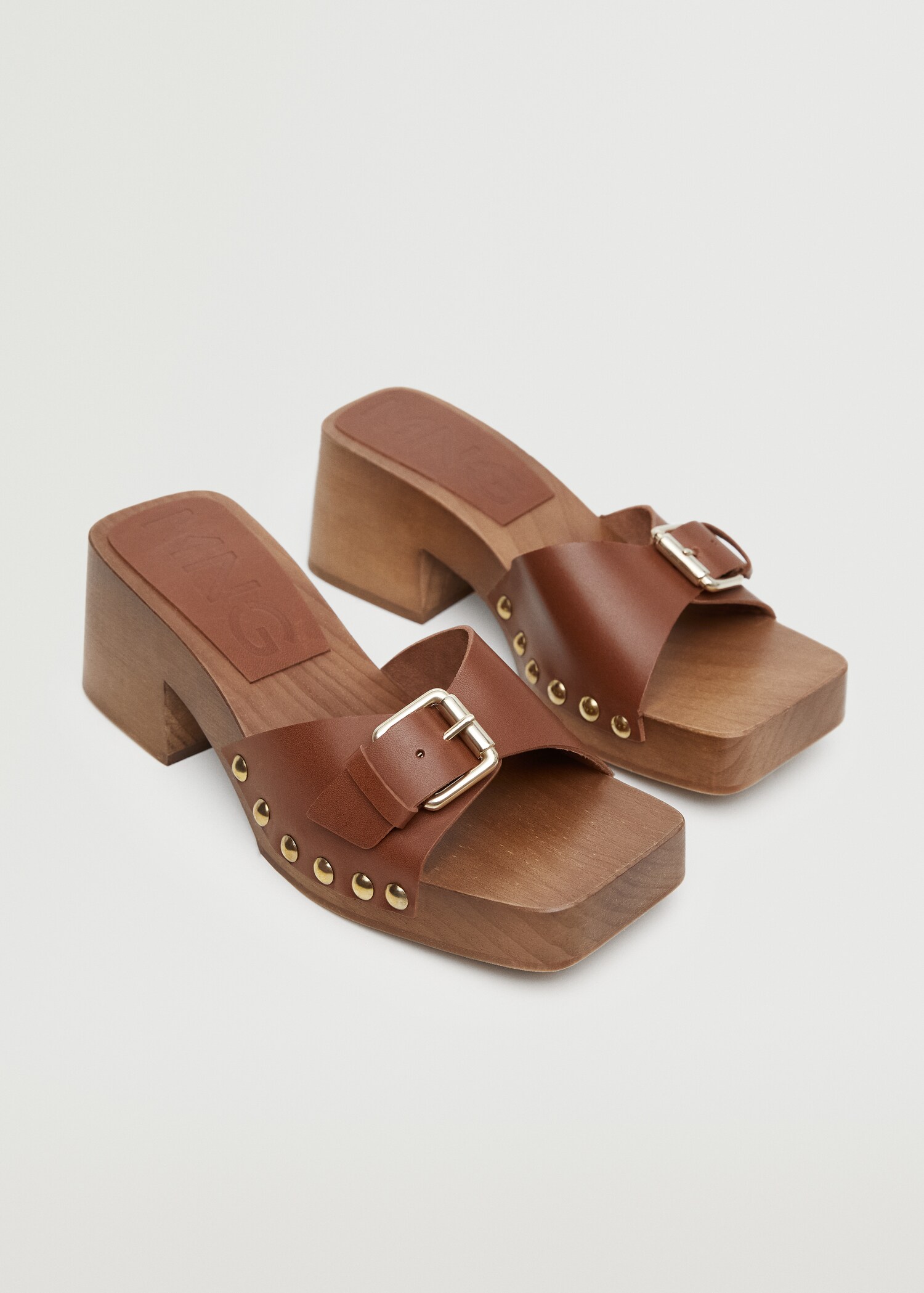 Studded leather sandals - Medium plane