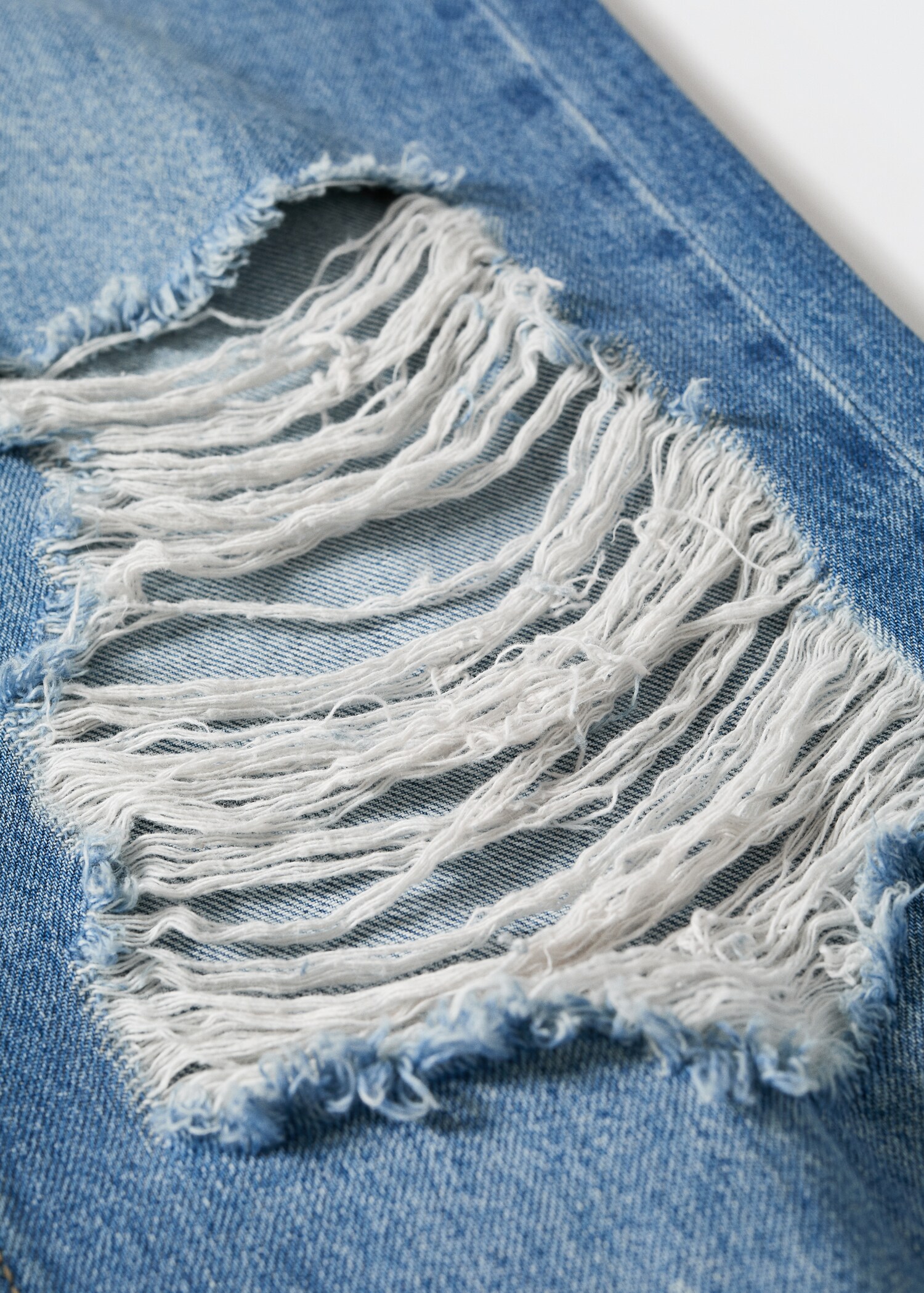 Decorative ripped wideleg jeans - Details of the article 8