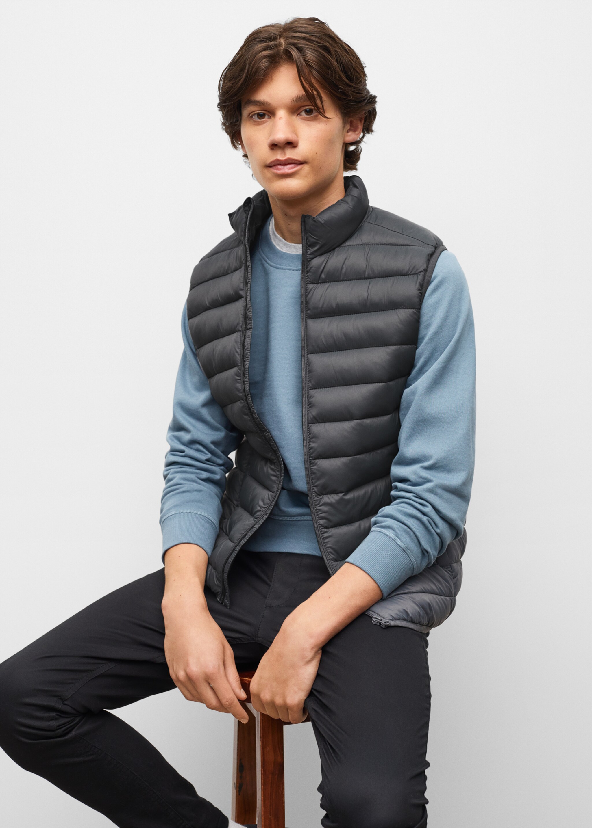 Quilted gilet - Medium plane, Grey. Ref: 37052506-00.