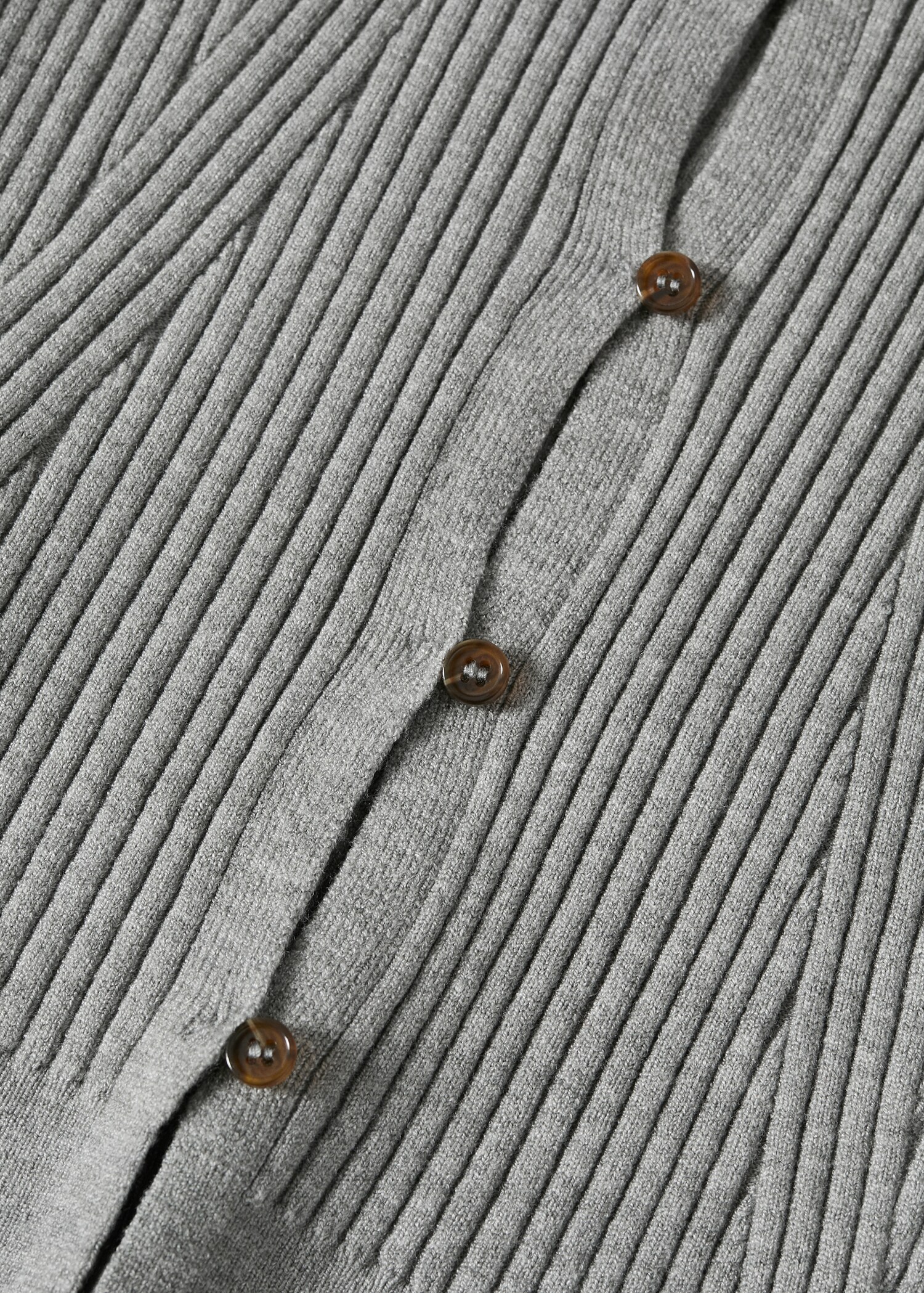 Buttoned ribbed cardigan - Details of the article 8