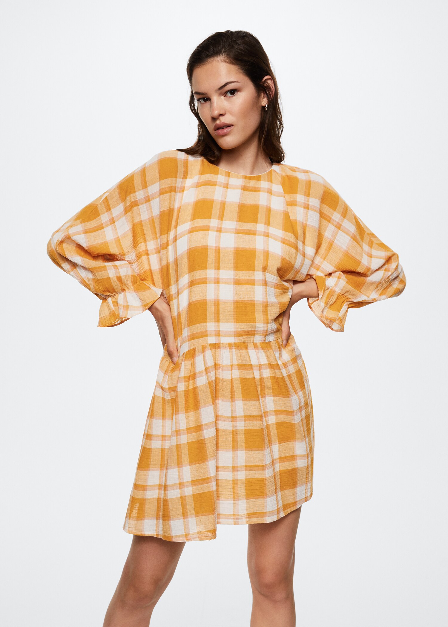 Robe coton à carreaux - Plan moyen