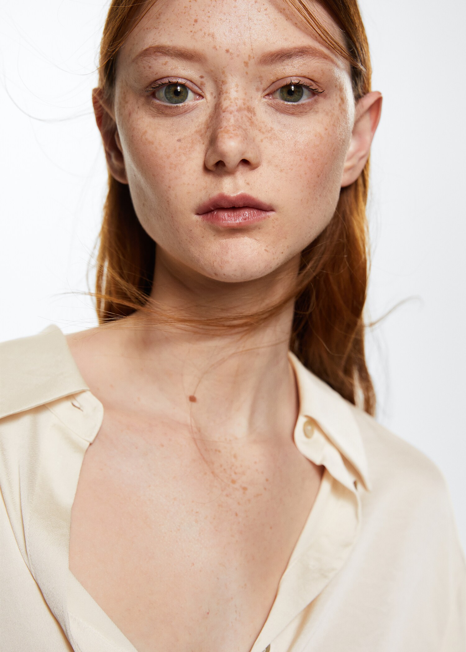 Satin finish flowy shirt - Details of the article 1