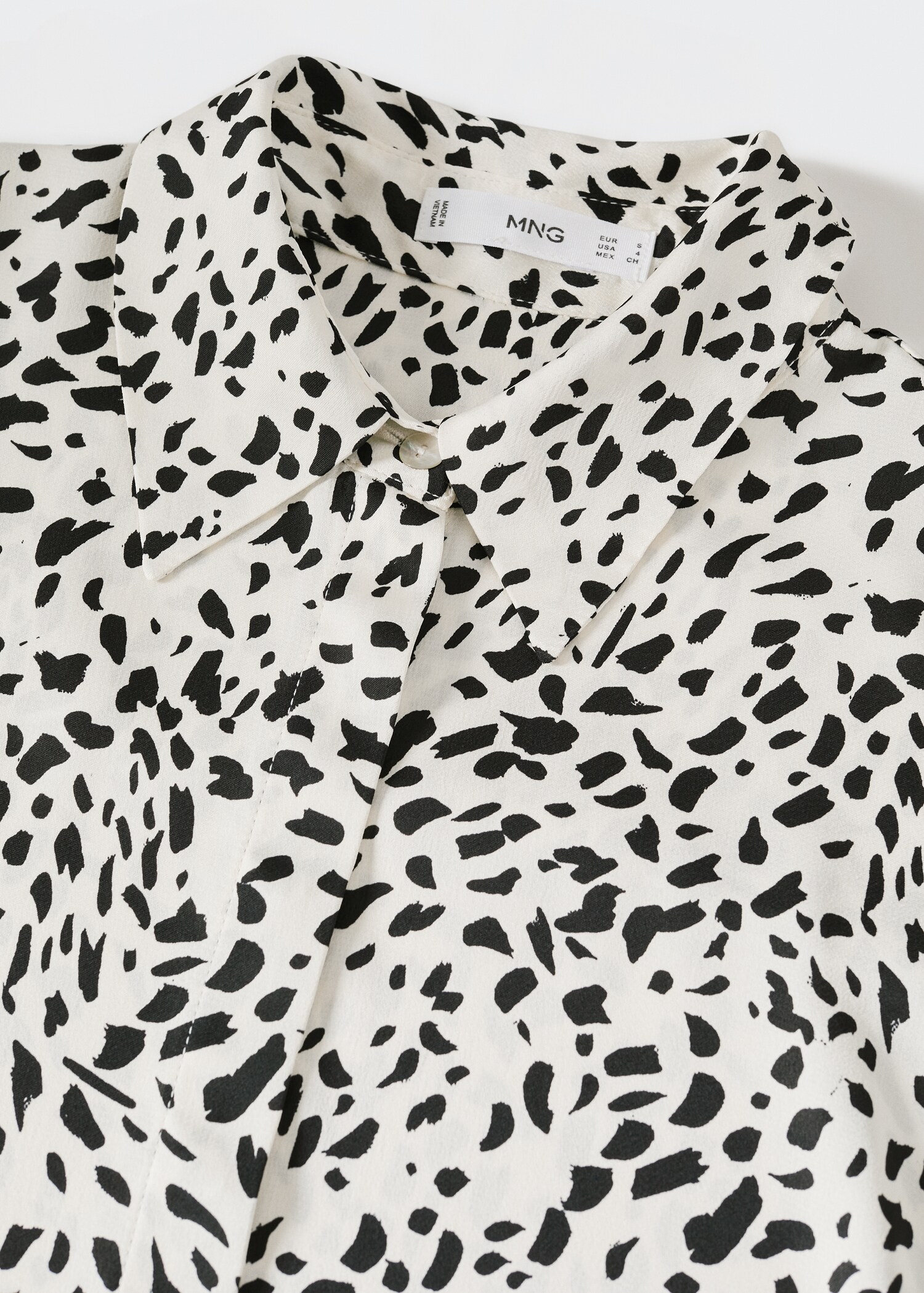 Satin finish flowy shirt - Details of the article 8