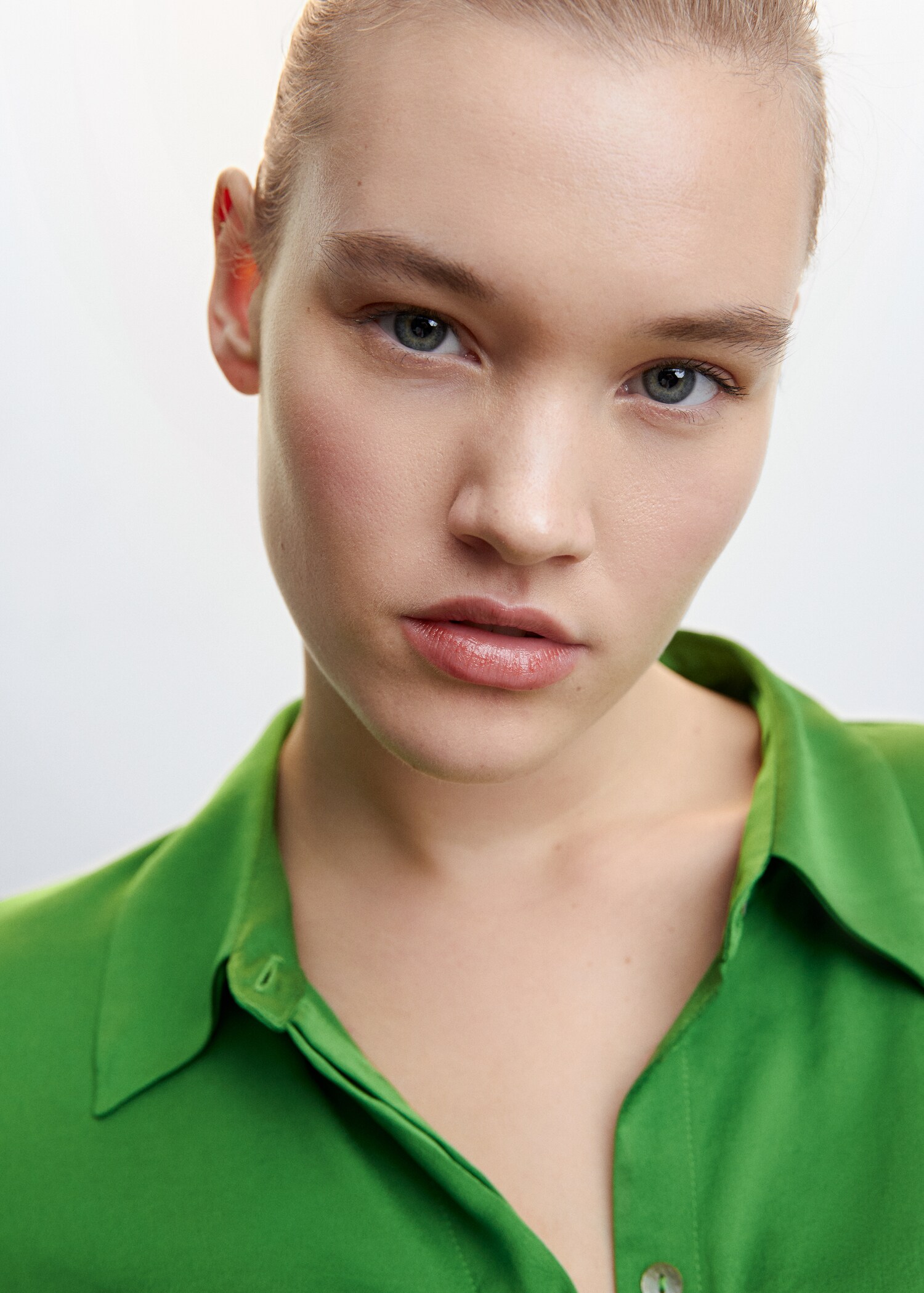 Satin finish flowy shirt - Details of the article 5