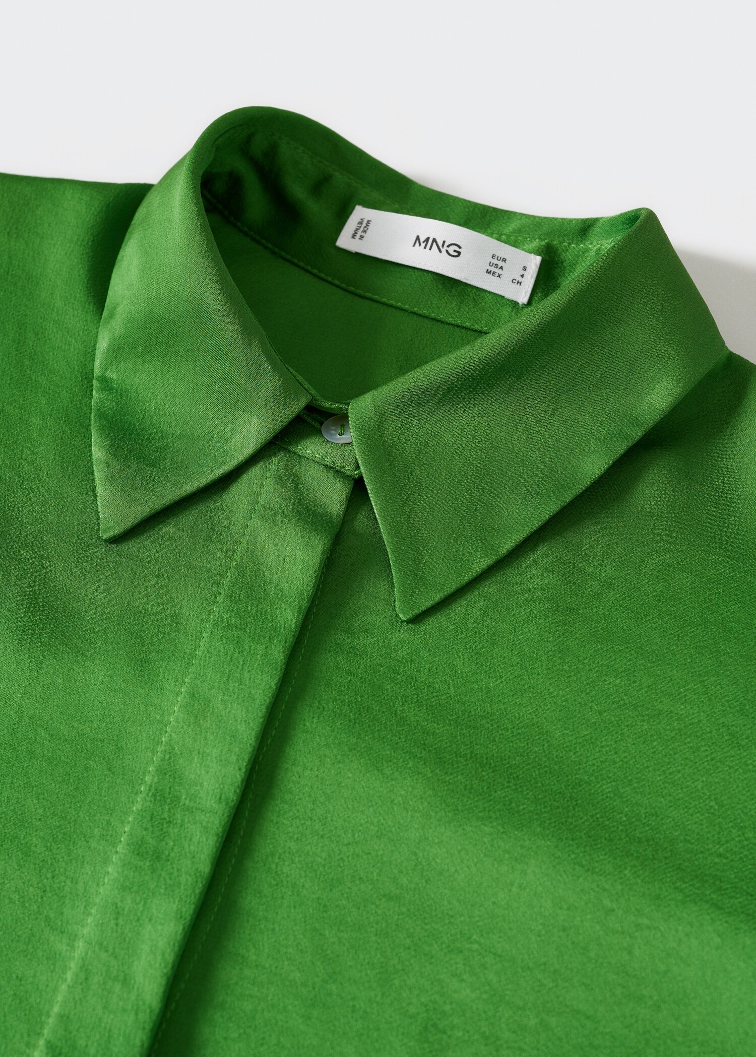 Satin finish flowy shirt - Details of the article 8