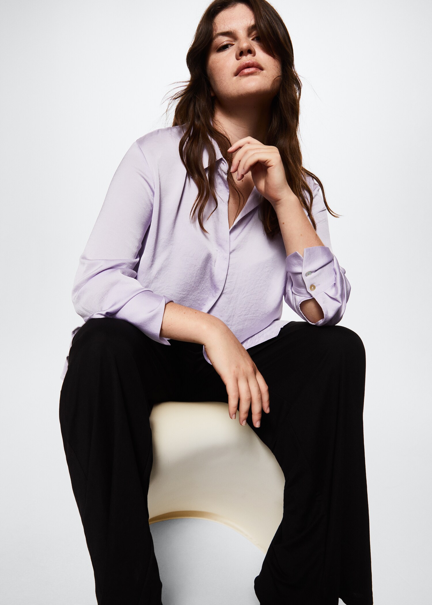 Satin finish flowy shirt - Details of the article 3
