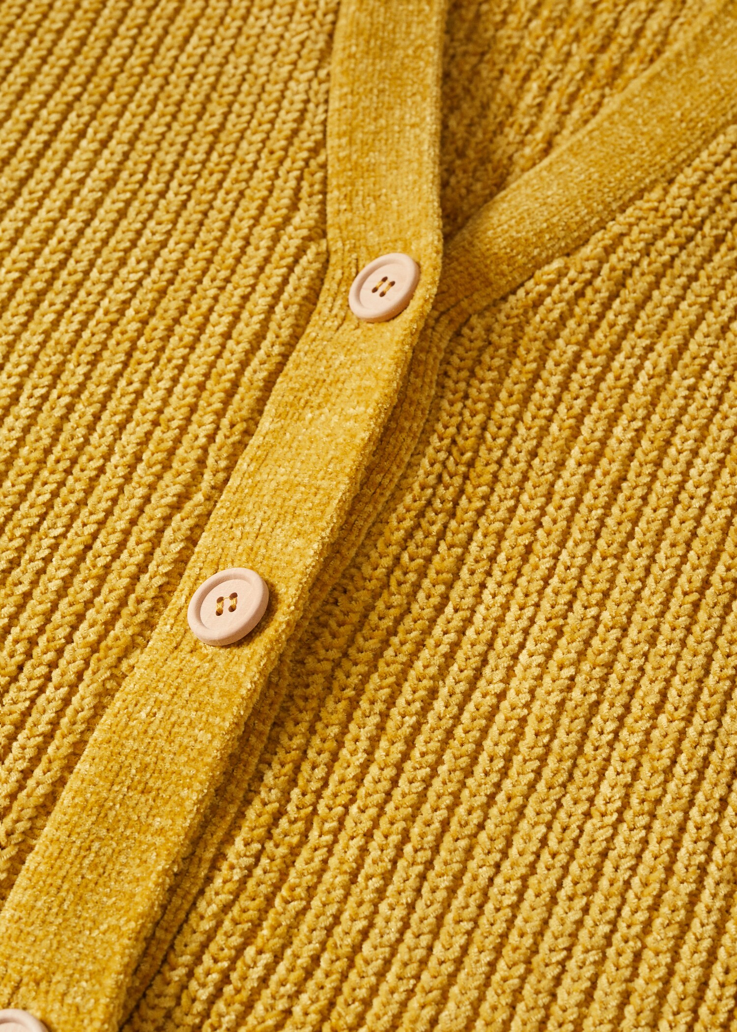 Strickjacke mit Knöpfen - Detail des Artikels 8