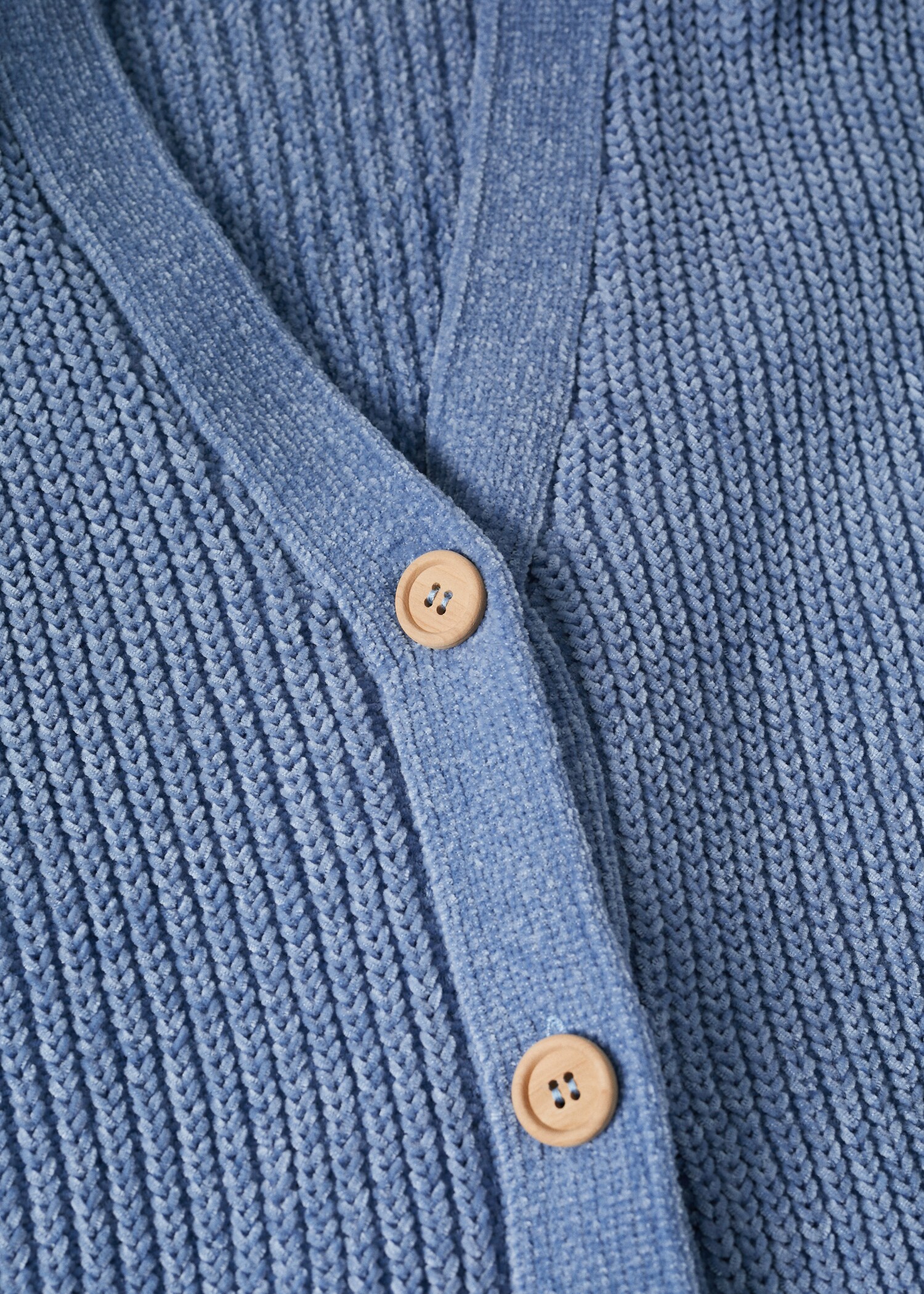 Strickjacke mit Knöpfen - Detail des Artikels 8