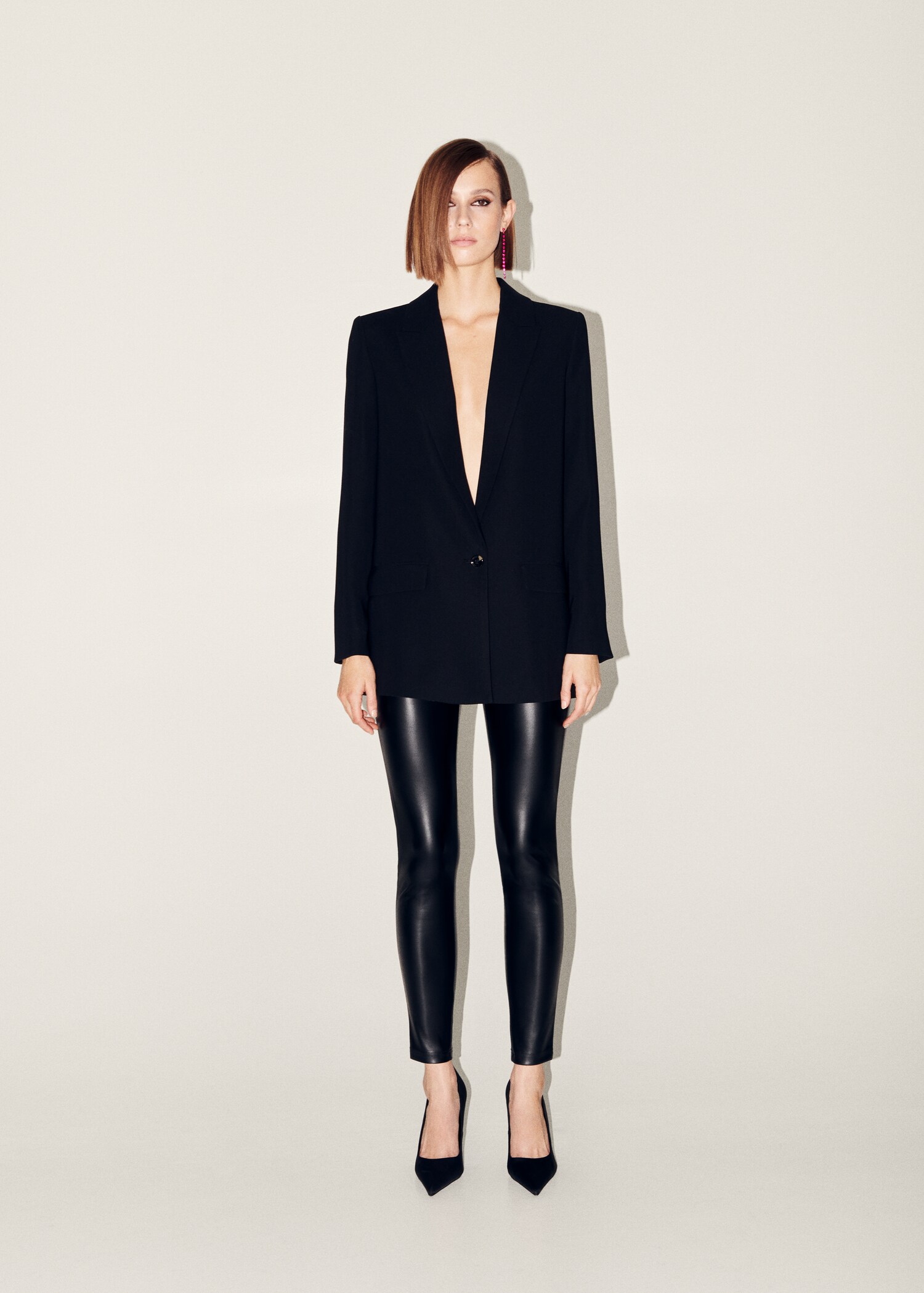 Suit jacket with buttons - Details of the article 8