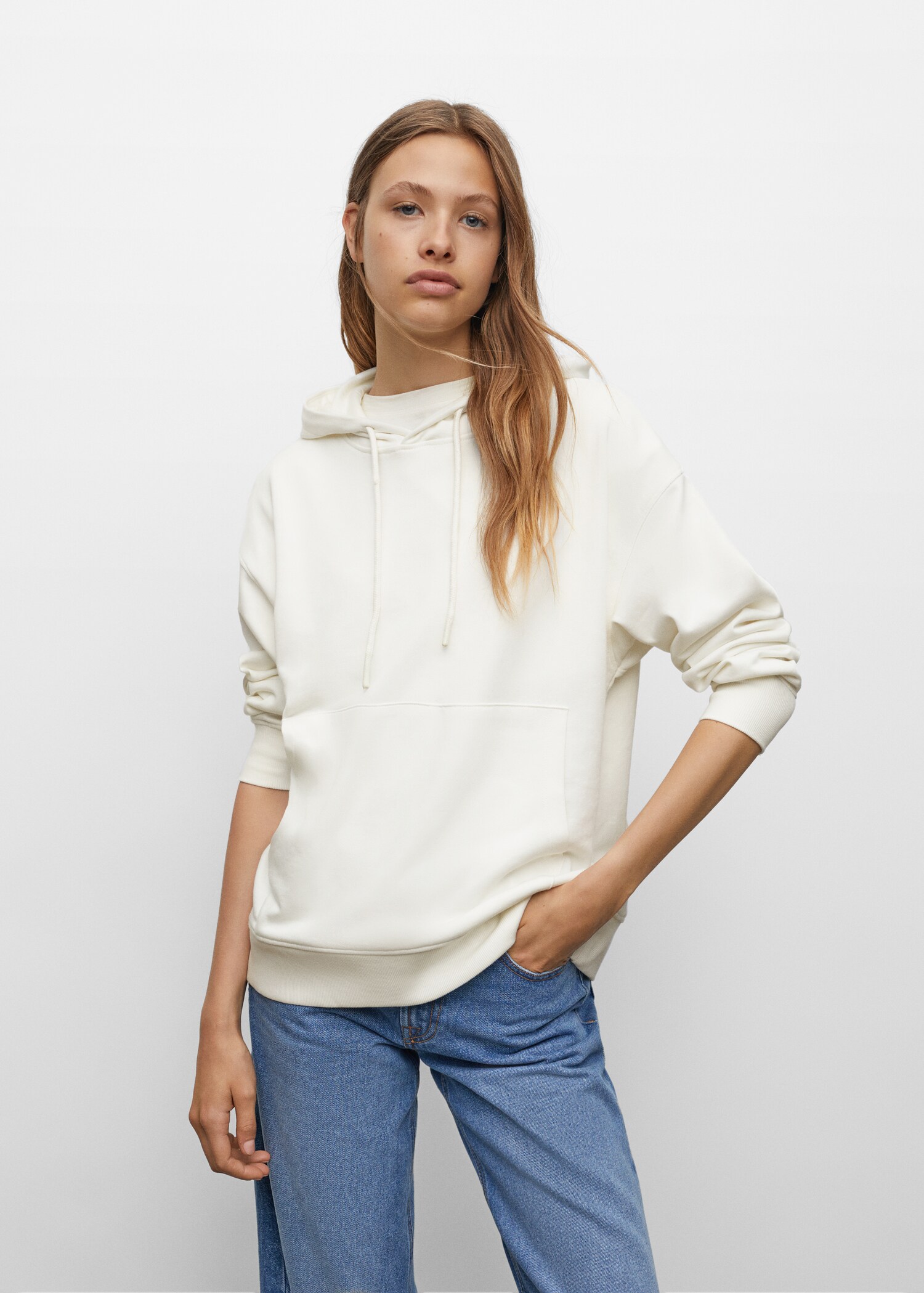 Oversize sweatshirt huva - Bild av mittparti