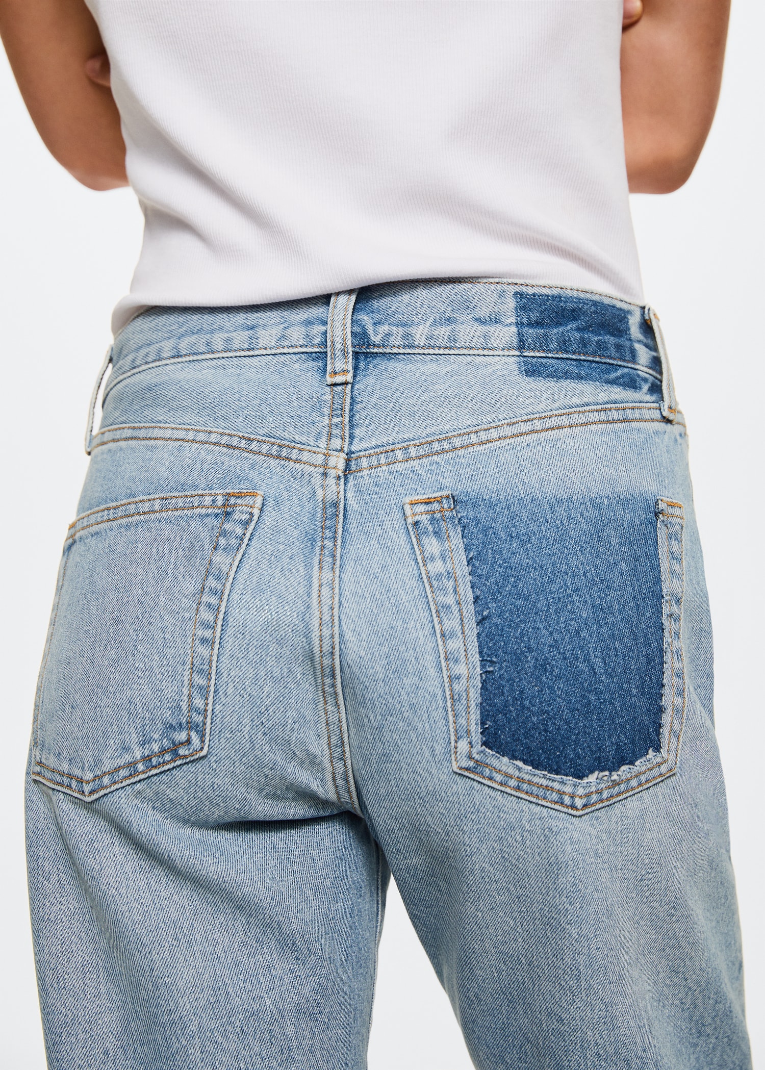 Straight low-waist jeans - Details of the article 6