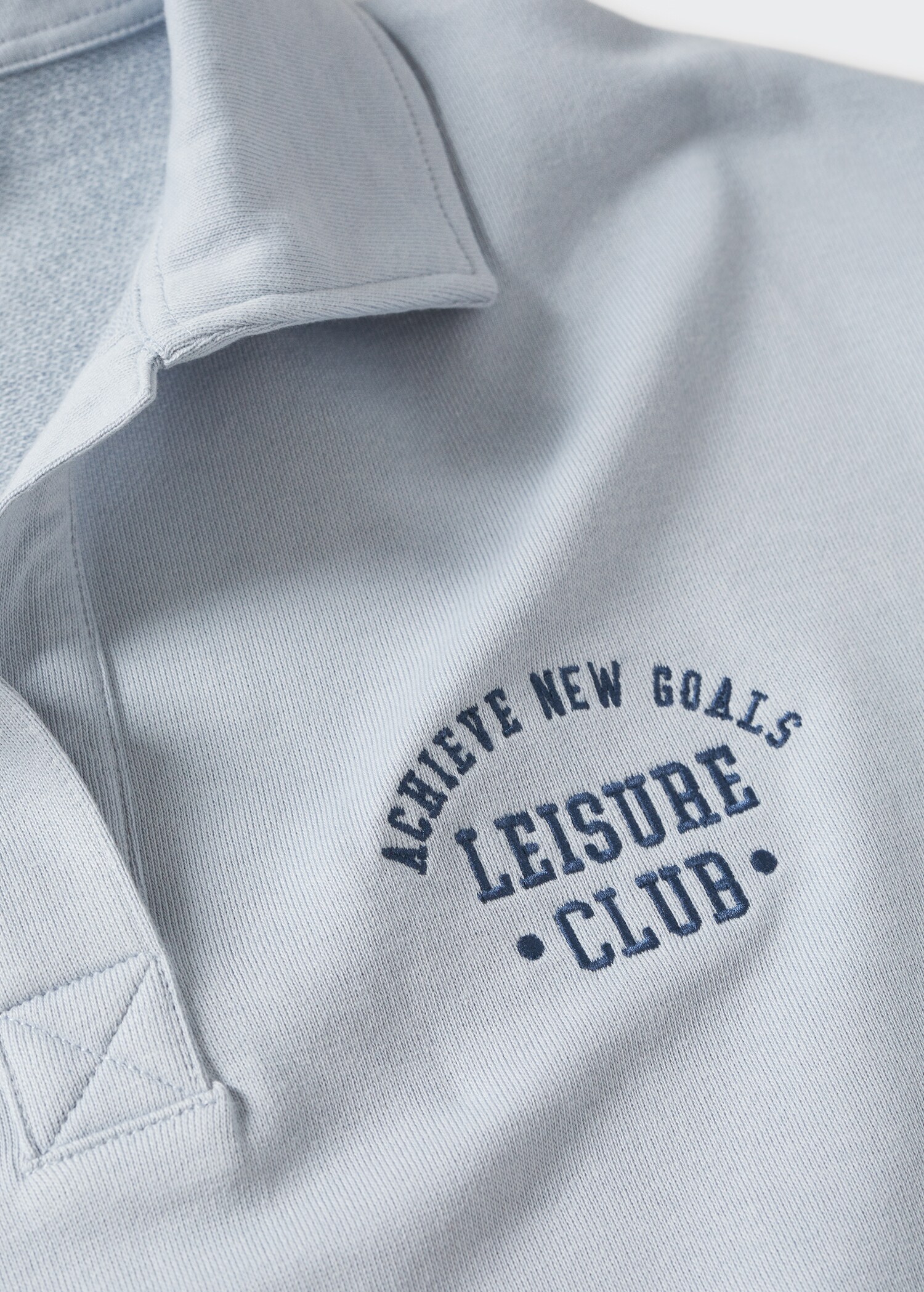 Polo sweatshirt with message - Details of the article 8