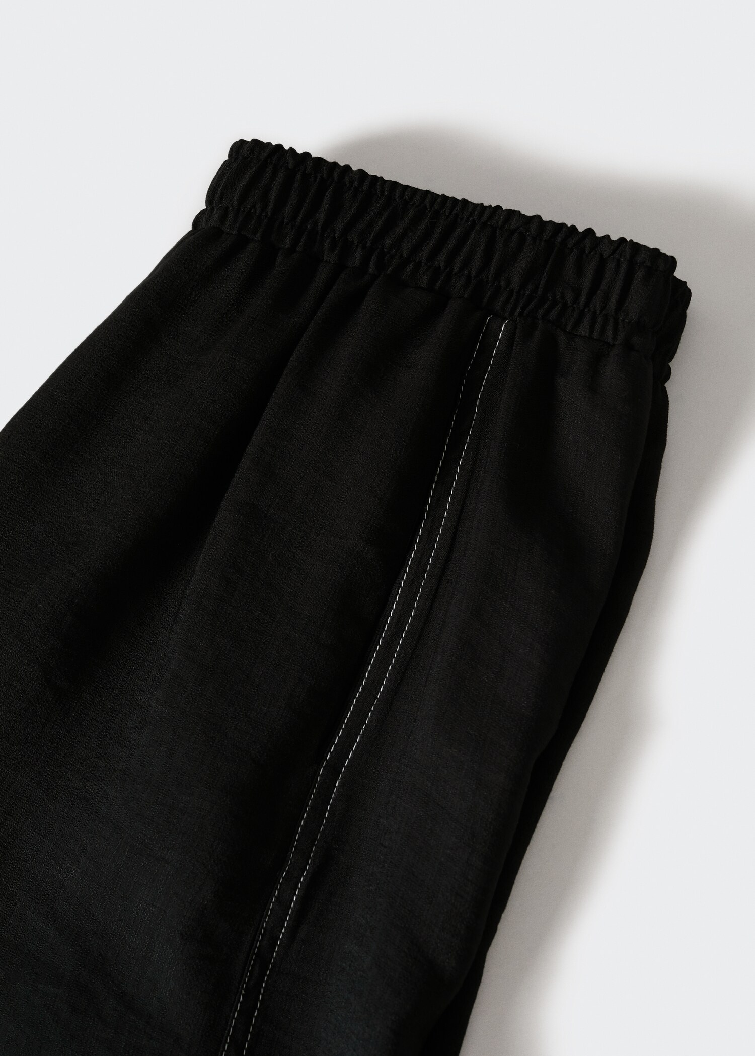 Contrast seam trousers - Details of the article 8