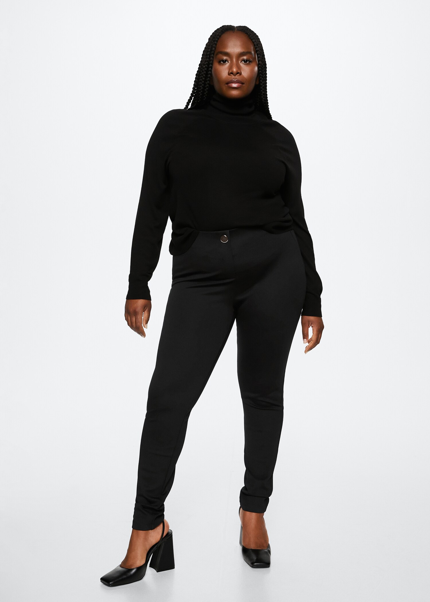 Leggings with decorative button - Details of the article 3