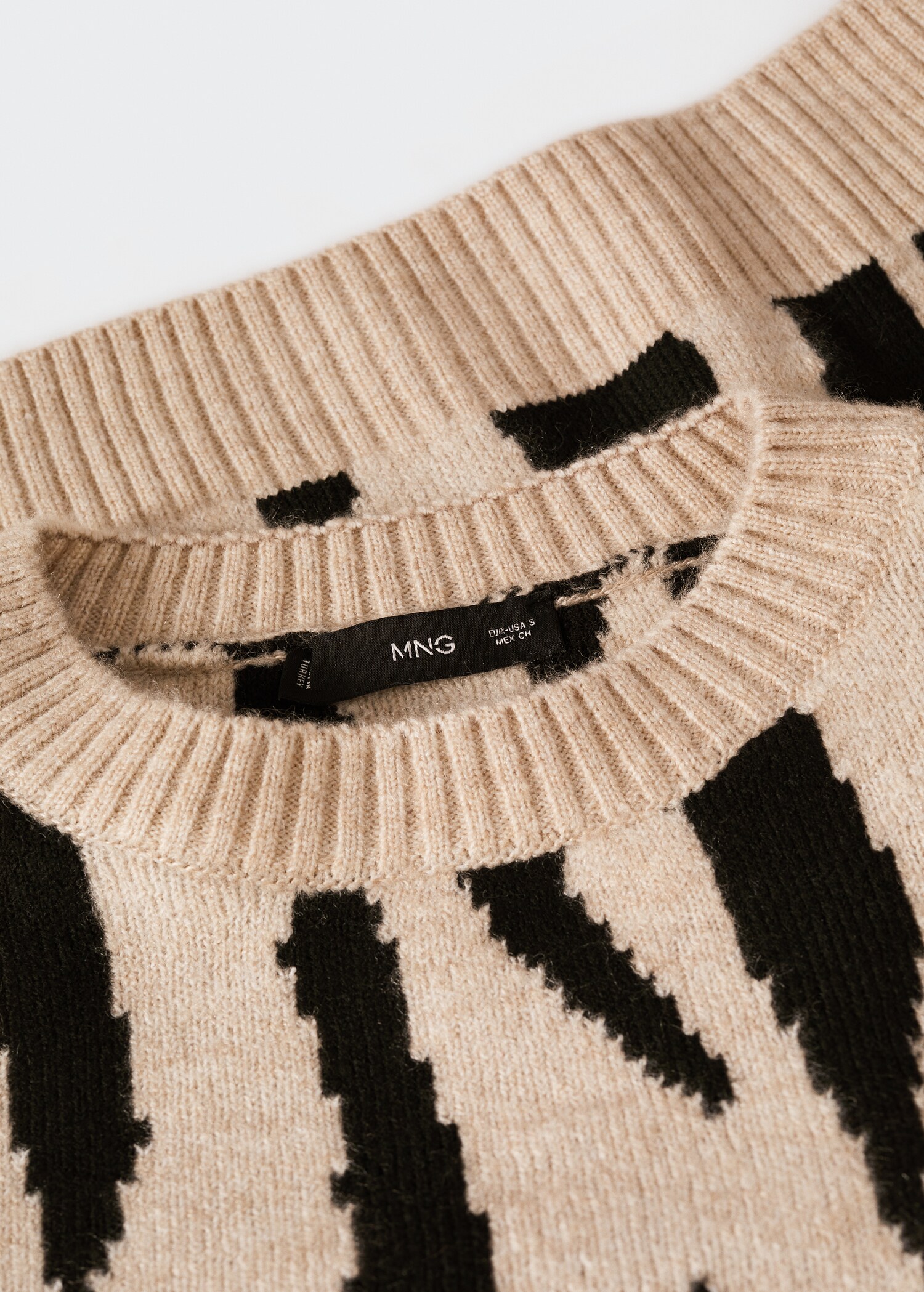 Sweter zwierzęcy wzór - Szczegóły artykułu 0