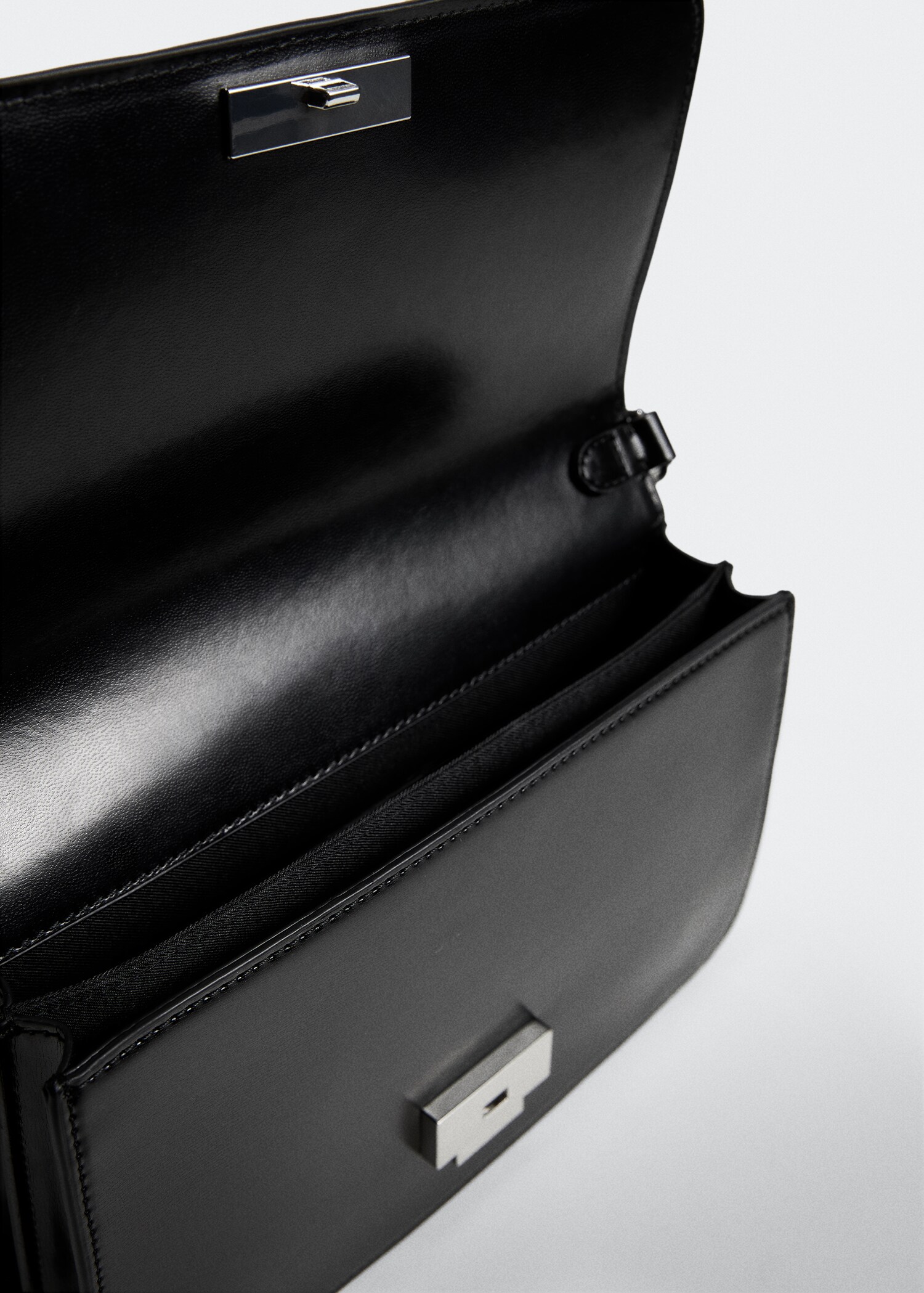 Shoulder bag with strap - Details of the article 1