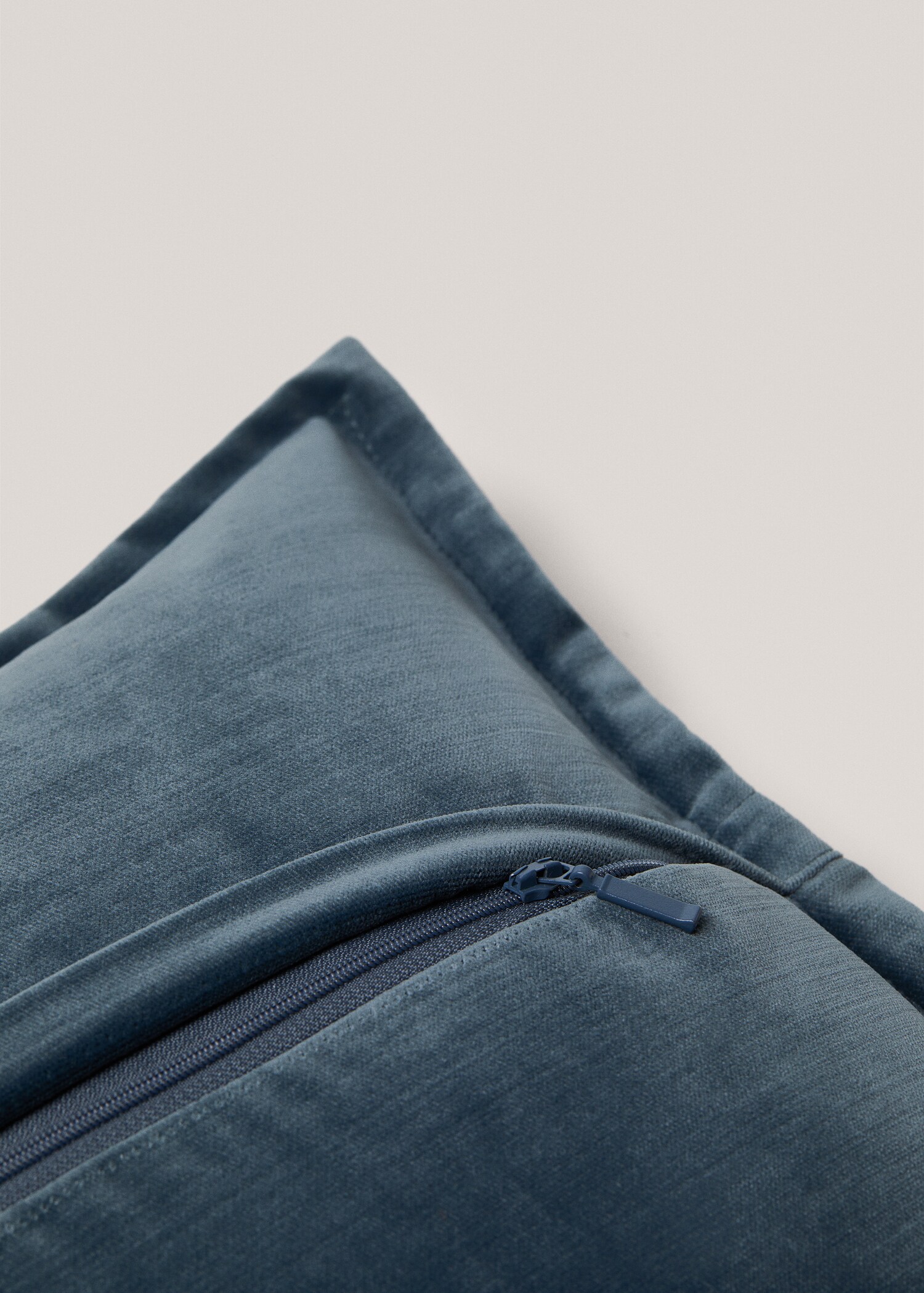 Velvet cushion cover 30x50cm - Details of the article 2