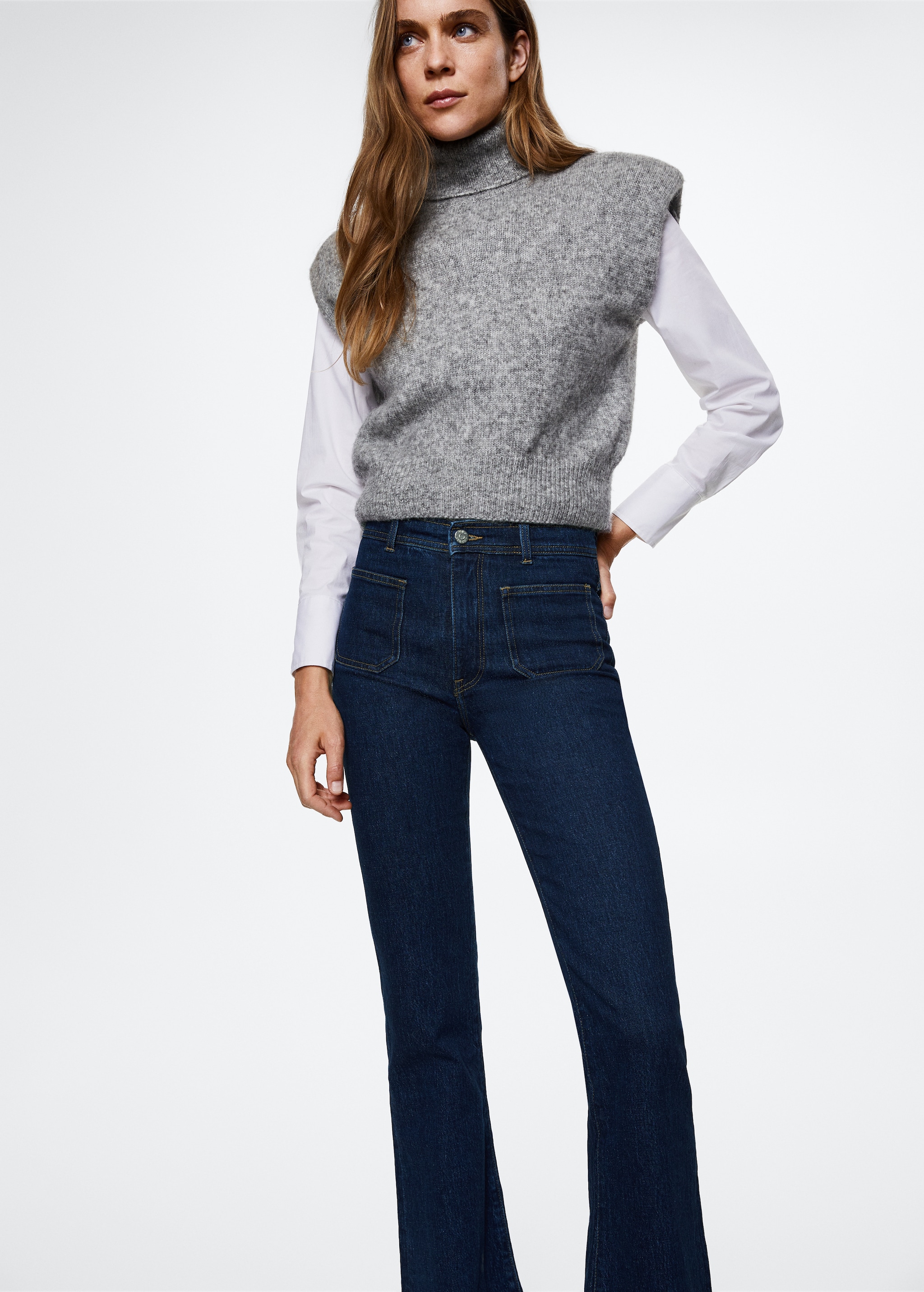Flared jeans with pocket - Details of the article 4