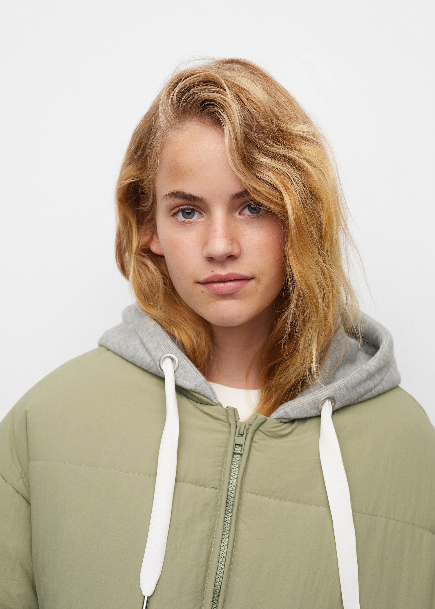 Hood quilted coat - Details of the article 4