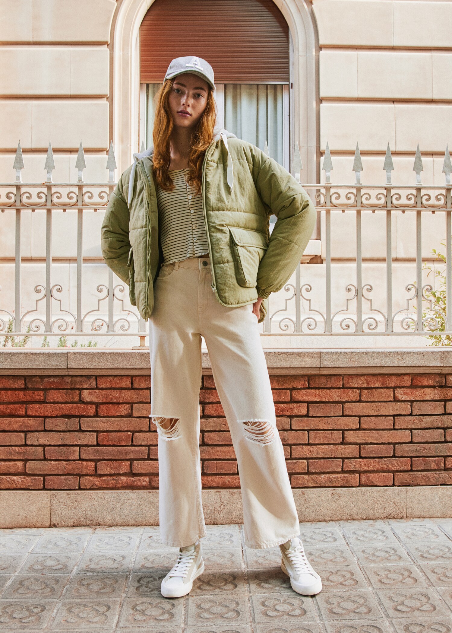 Hood quilted coat - Details of the article 6