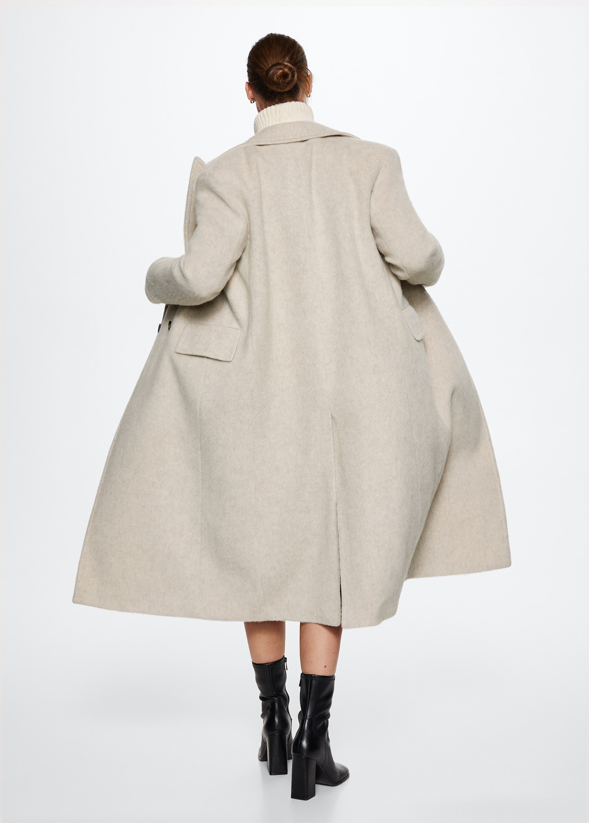 Fur-effect wool coat  - Reverse of the article