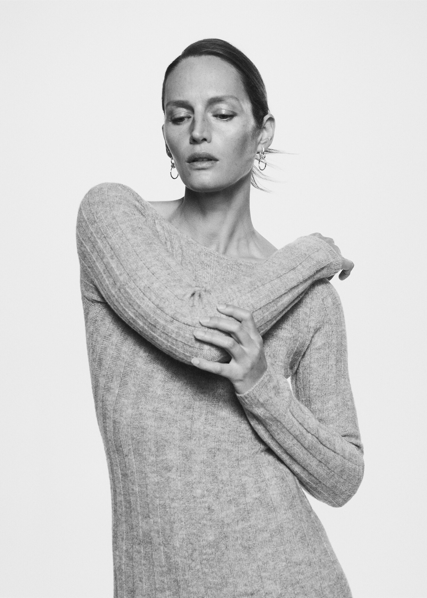 Ribbed long dress - Details of the article 1