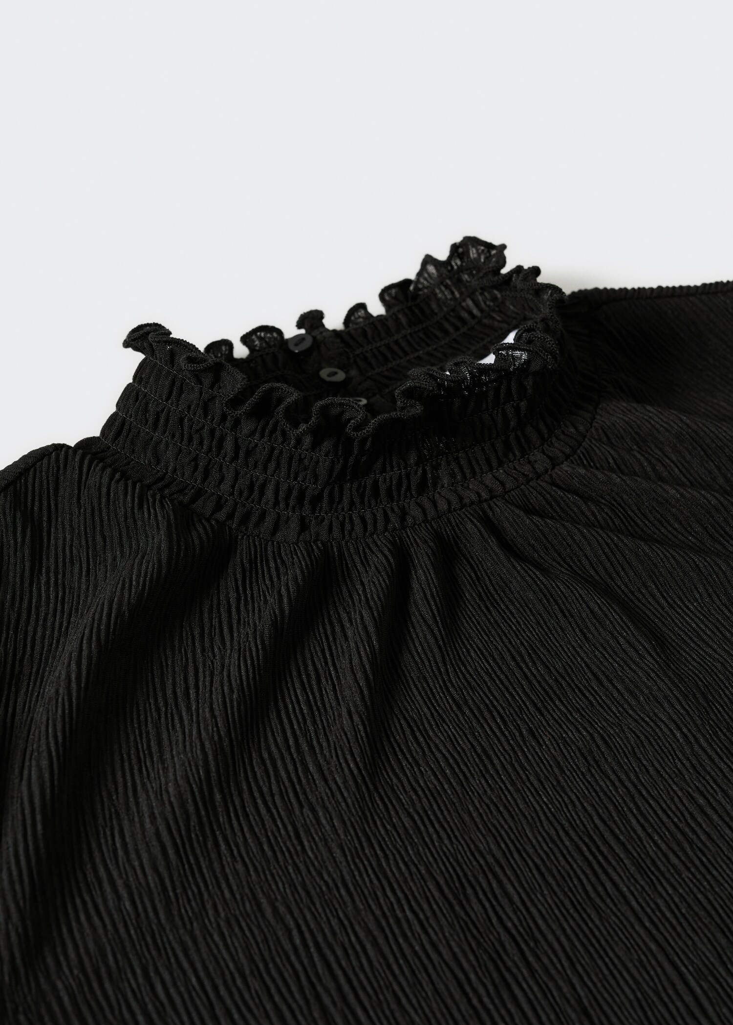 Textured turtleneck t-shirt - Details of the article 8