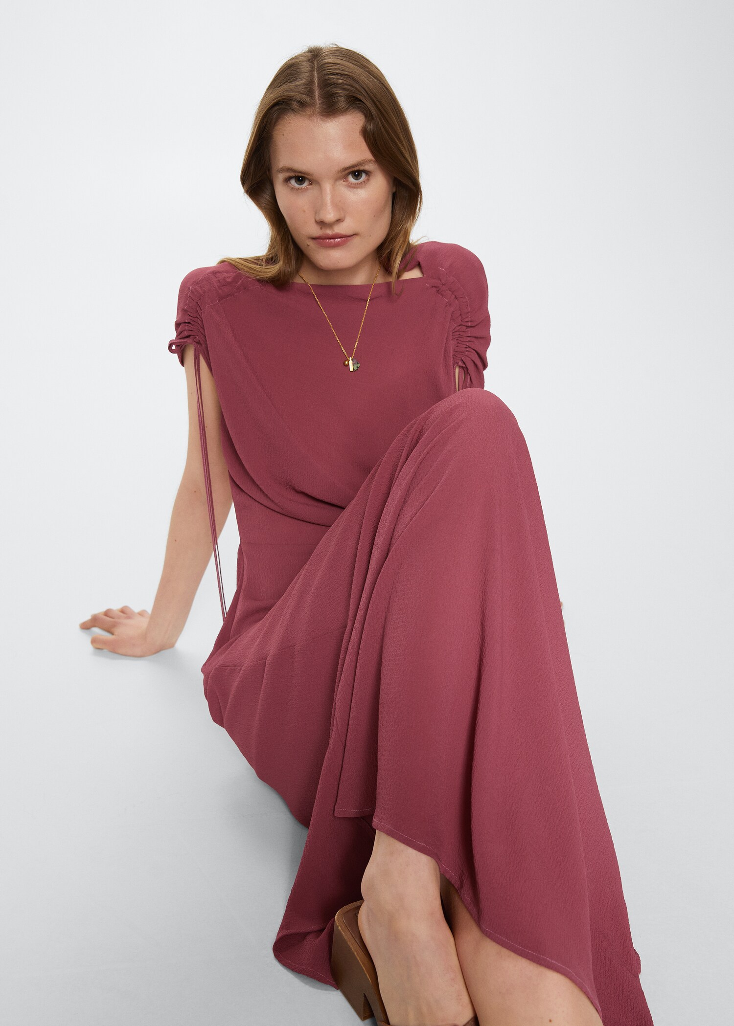 Vestit detalls frunzits - Detall de l'article 1