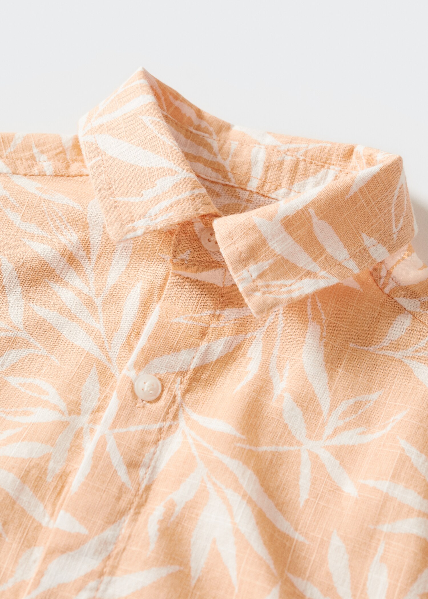 Camisa regular fit estampat fulles - Detall de l'article 8