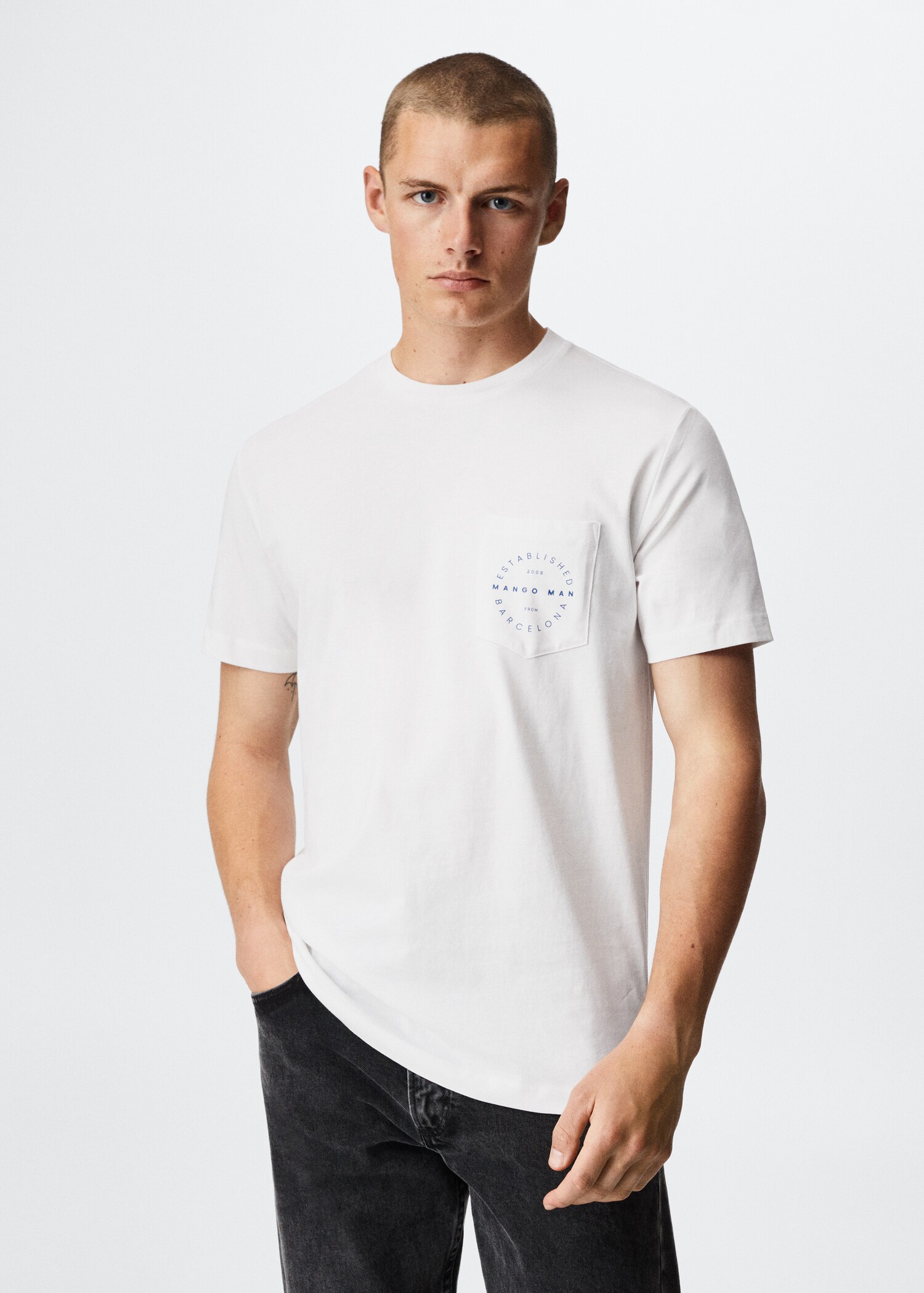T-shirt poche logo - Plan moyen