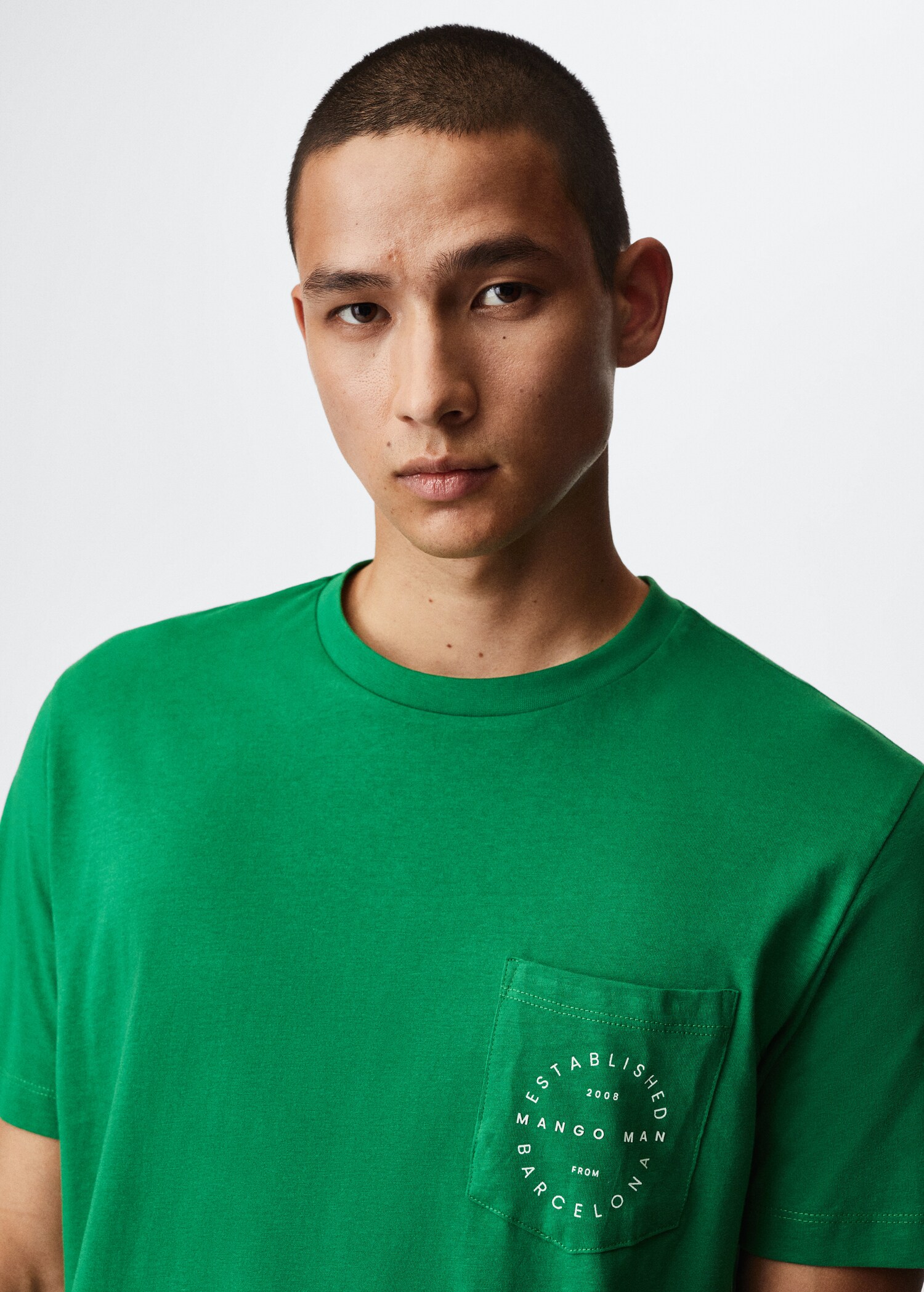 T-shirt poche logo - Détail de l'article 1