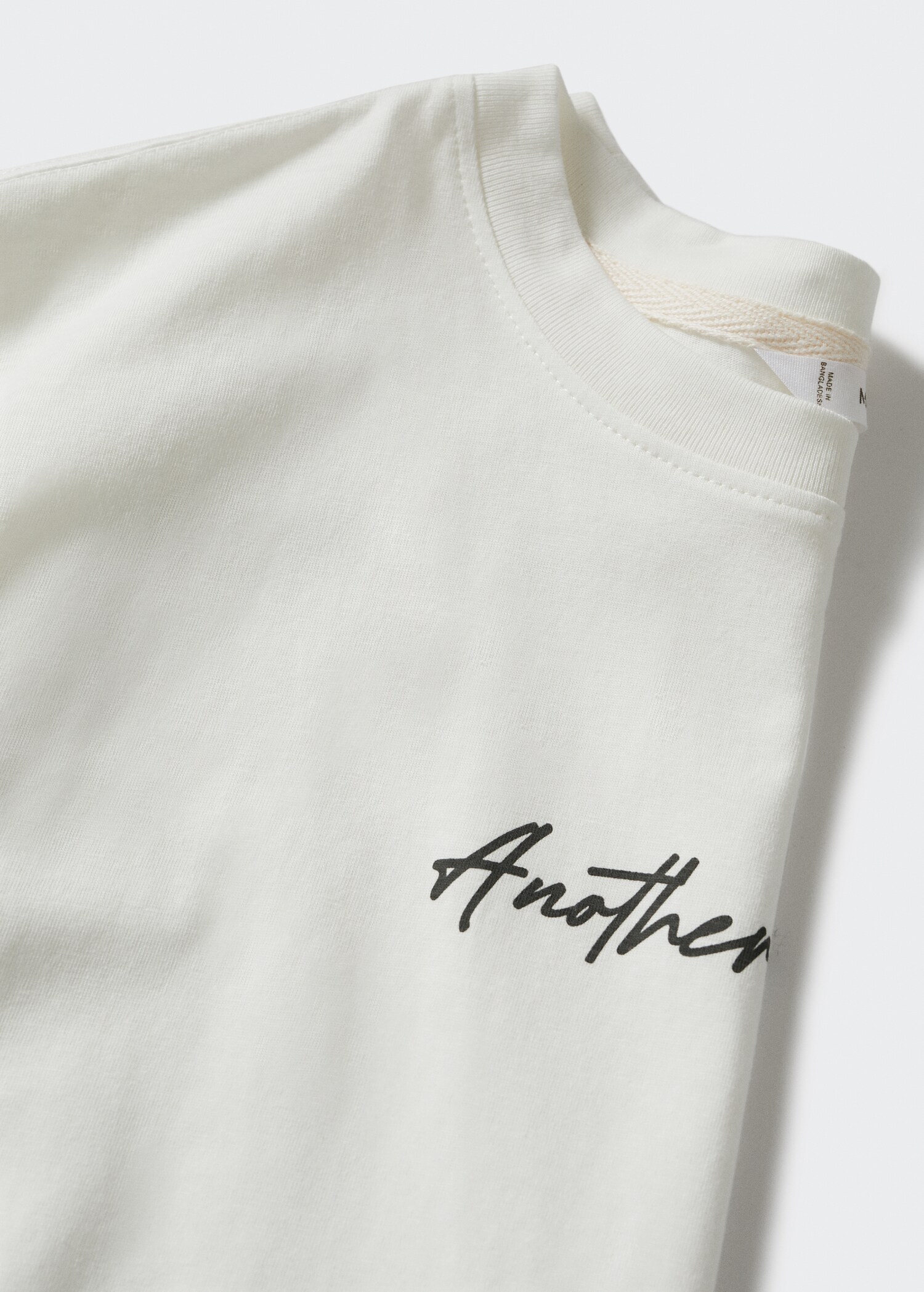 T-Shirt mit Schriftzug - Detail des Artikels 8