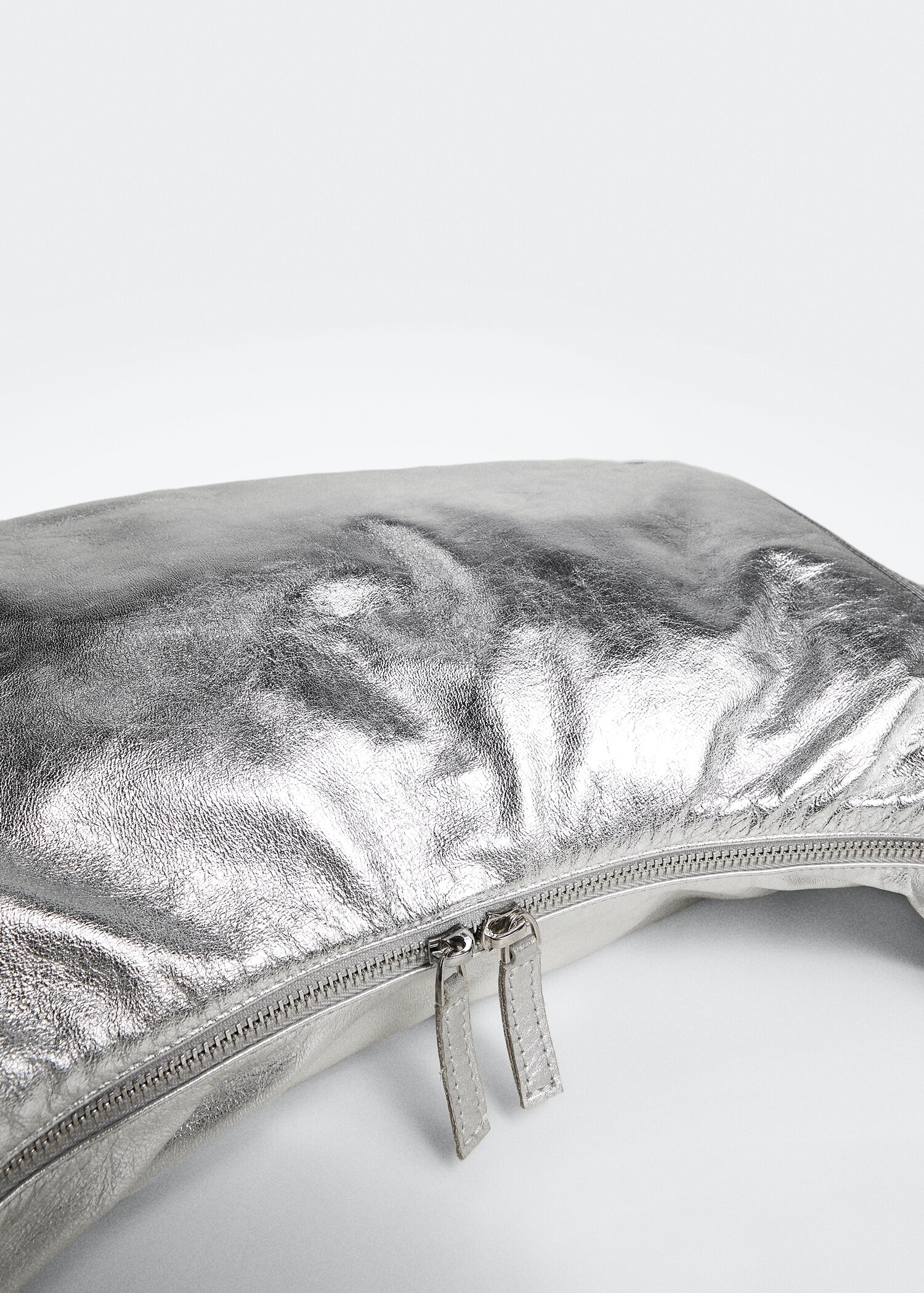 Leather strap tote bag - Details of the article 1