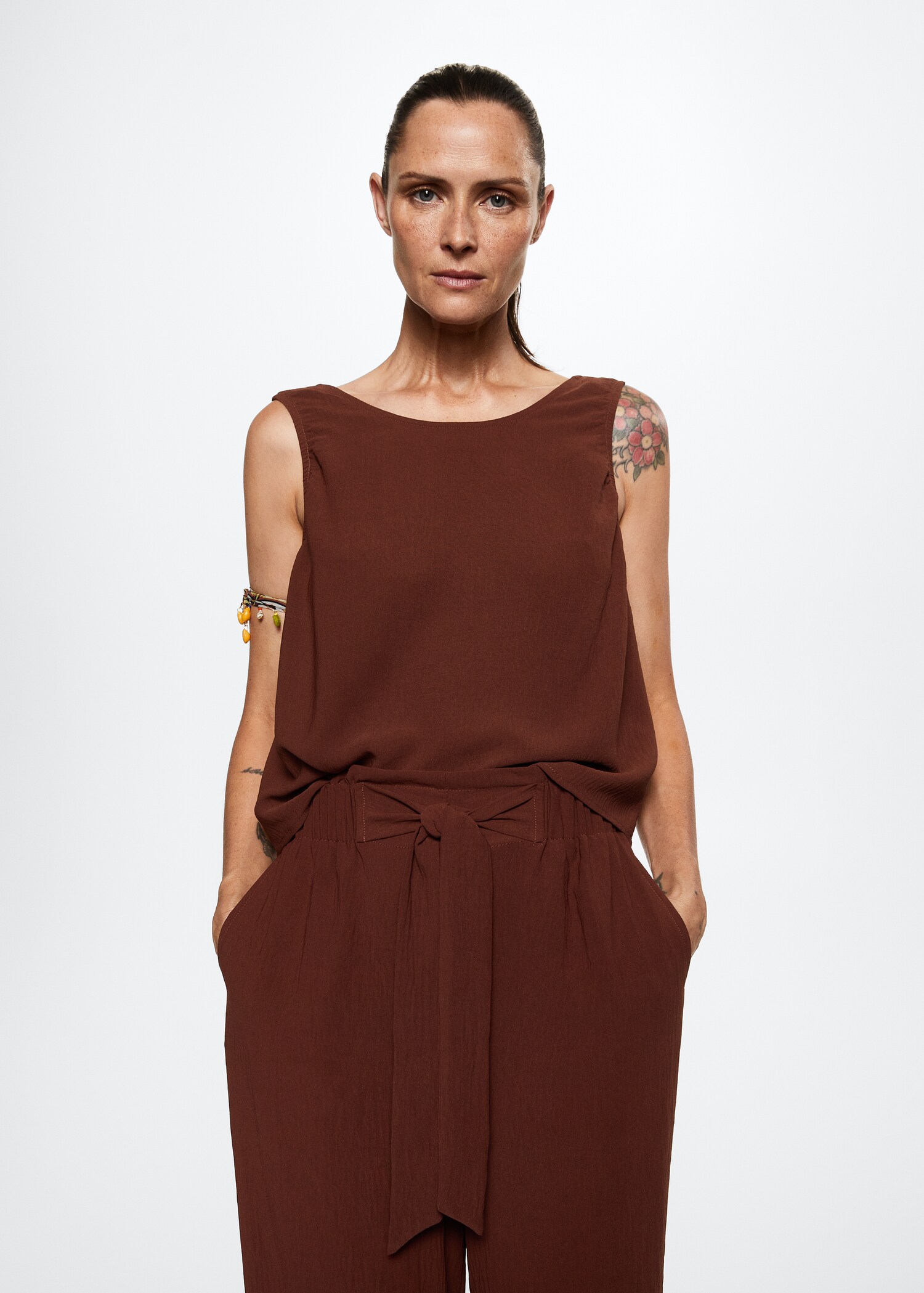 Crop-Top mit Raffdetails - Mittlere Ansicht