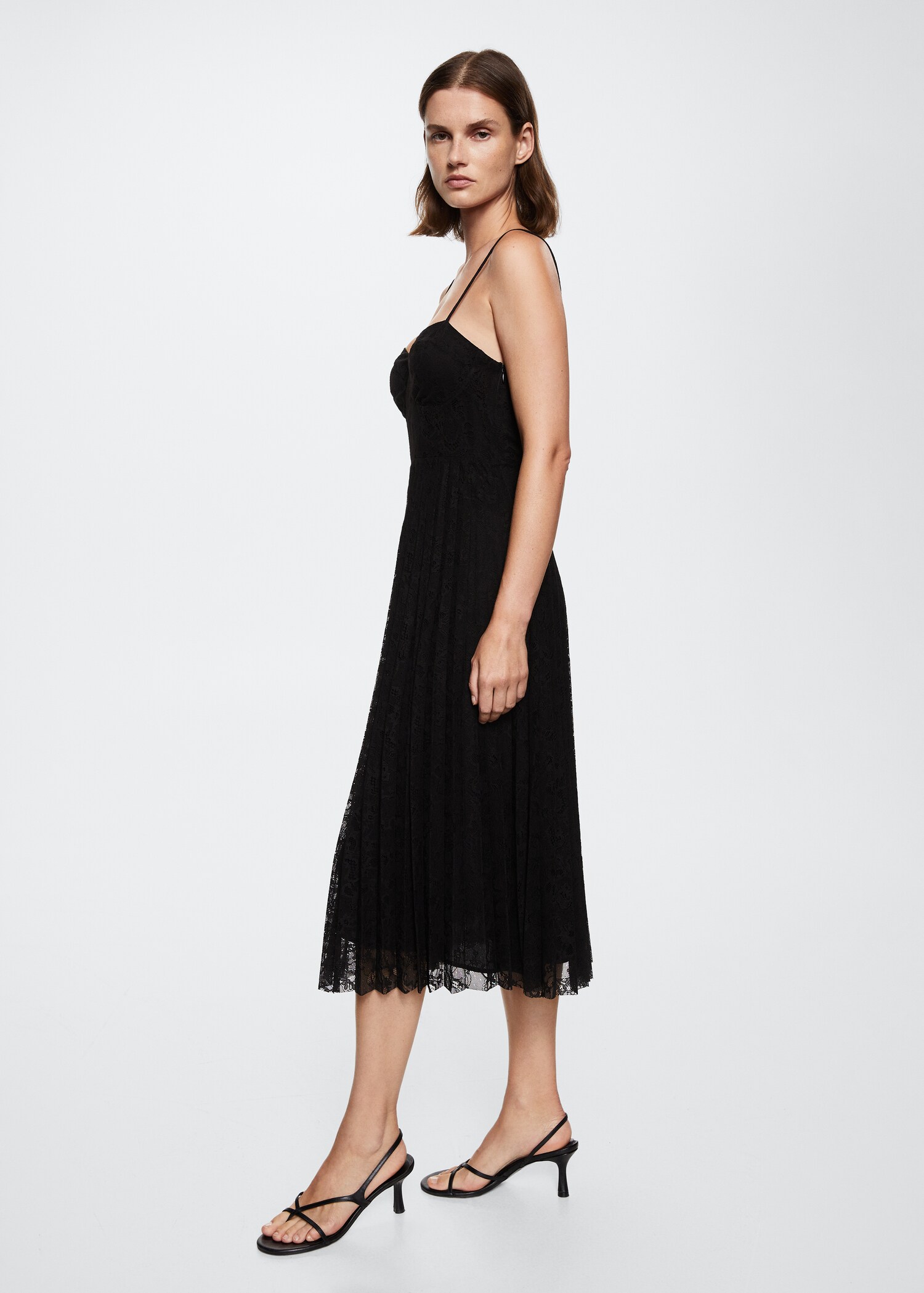 Plissée-Kleid mit Spitzenbesatz - Detail des Artikels 4