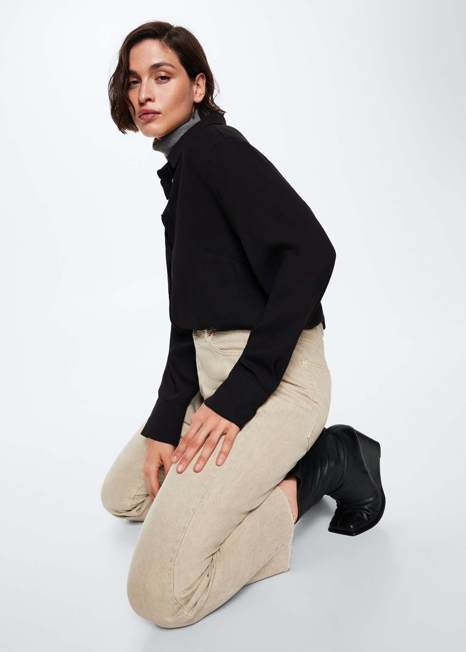 High-waist cropped straight jeans - Details of the article 4