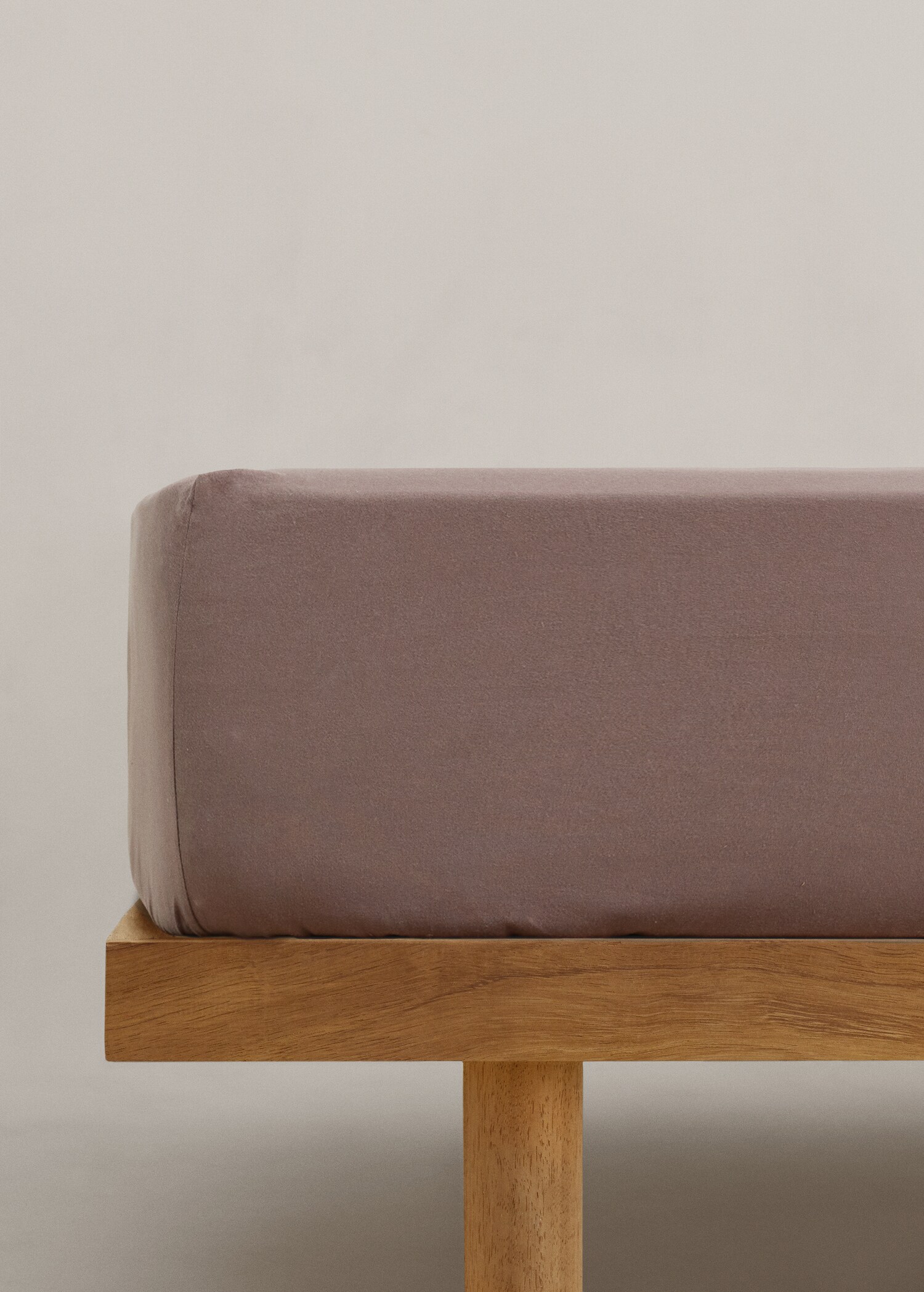 Plain flannel fitted sheet 135/140cm bed - Article without model