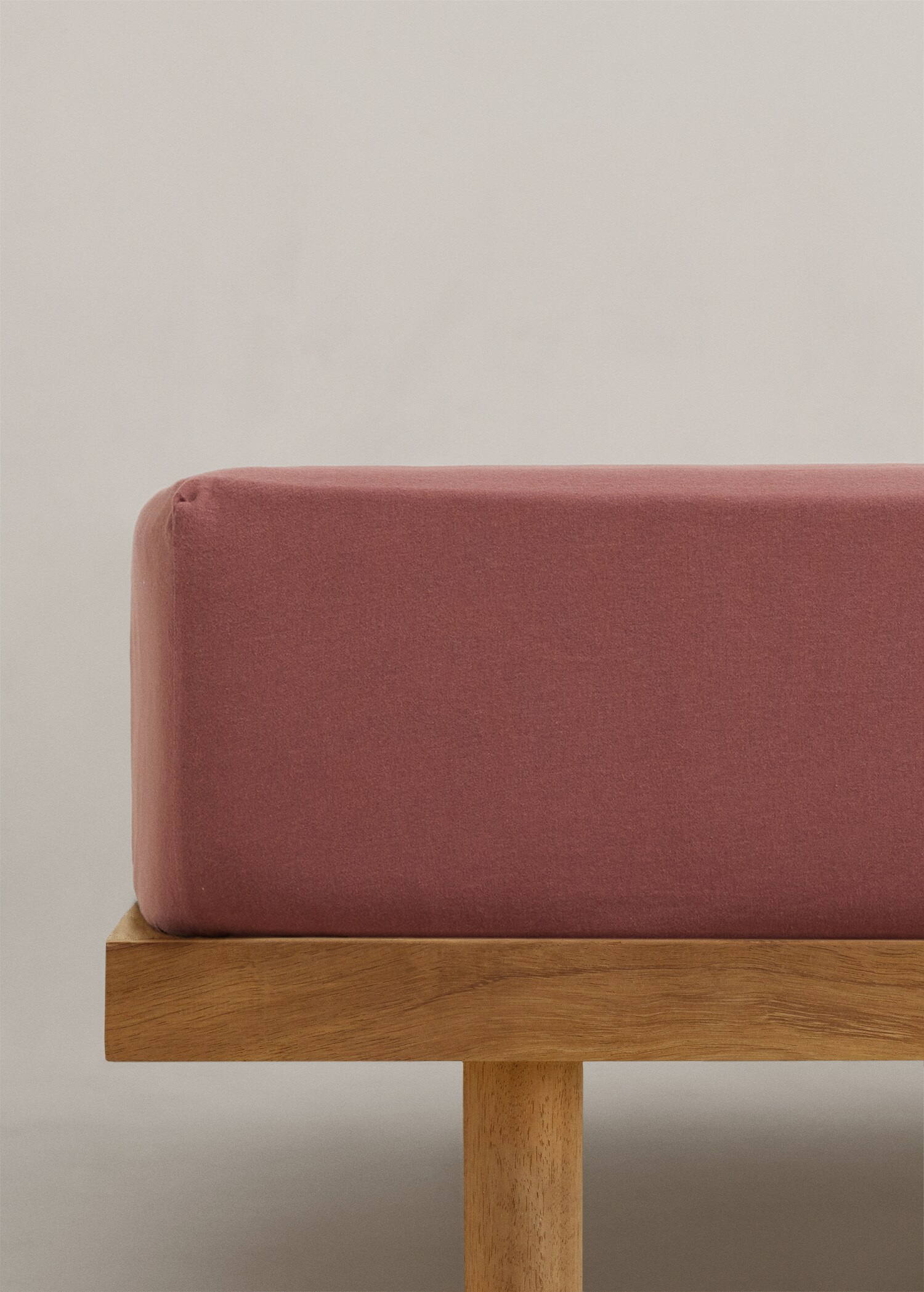 Plain flannel fitted sheet 135/140cm bed - Article without model