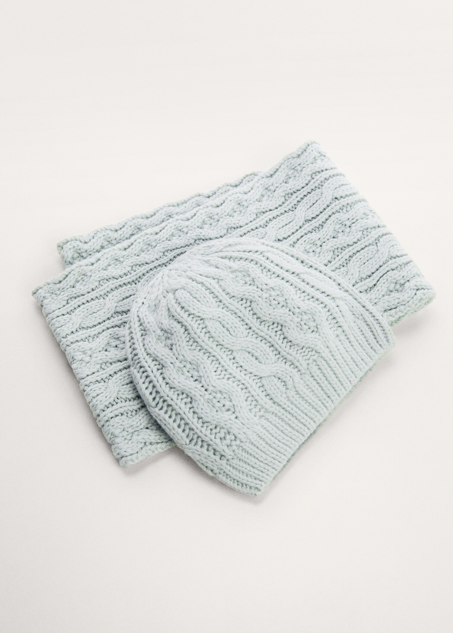 Knitted braided hat - Details of the article 6