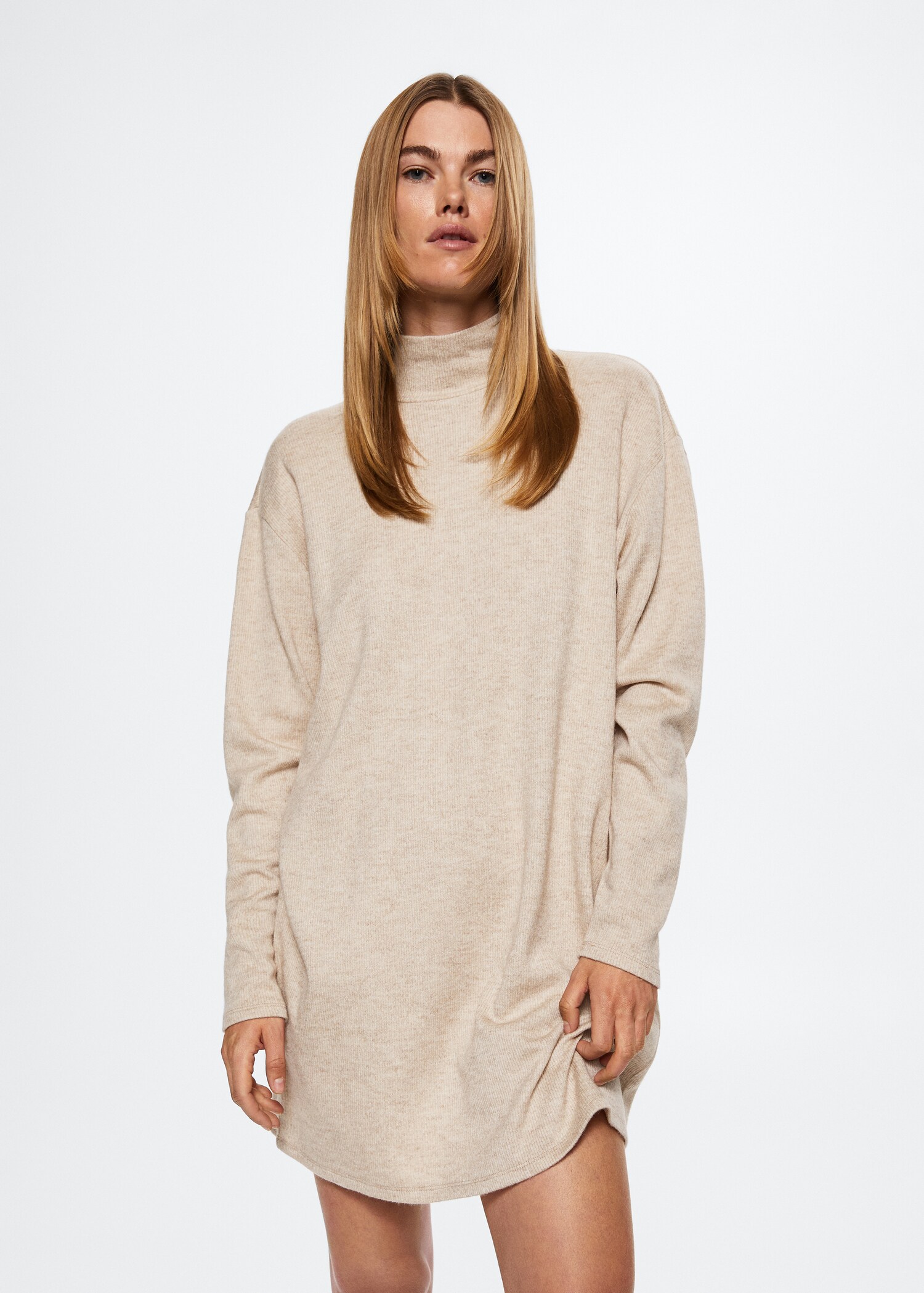 Rippkleid mit Rollkragen - Mittlere Ansicht