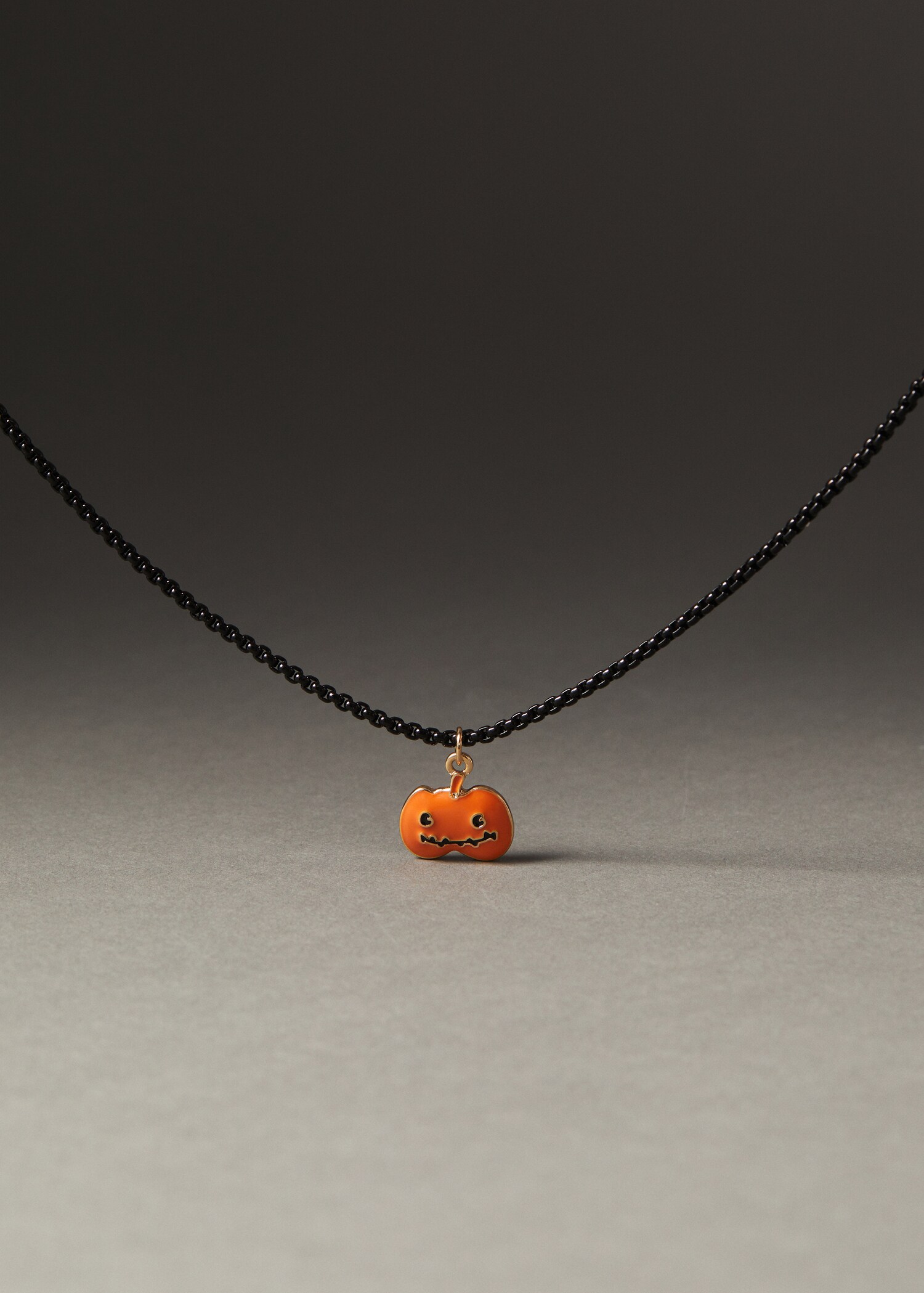 Halloween necklace - Details of the article 6
