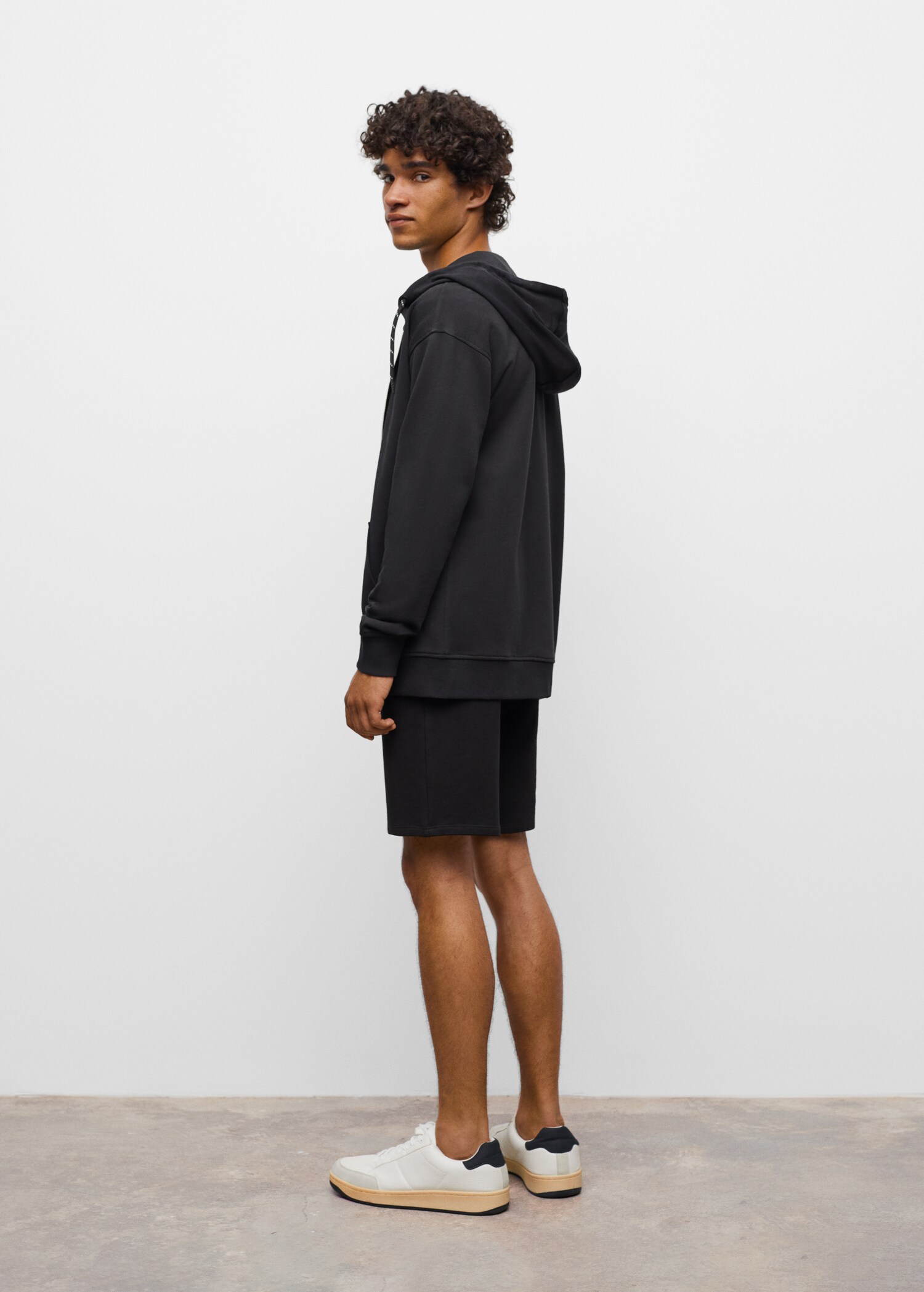 Zipped hoodie - Reverse of the article