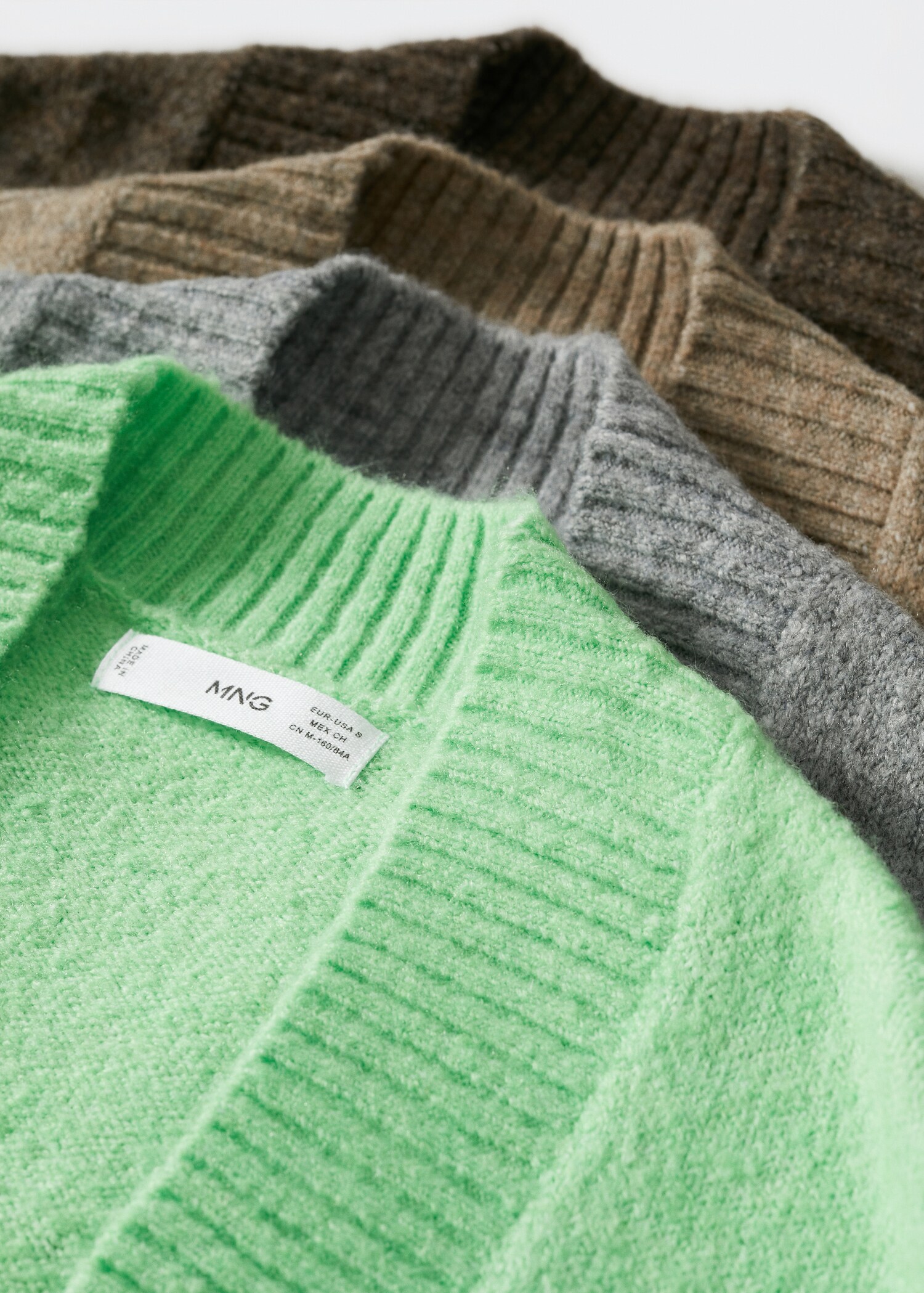 Oversized cardigan with buttons - Details of the article 0