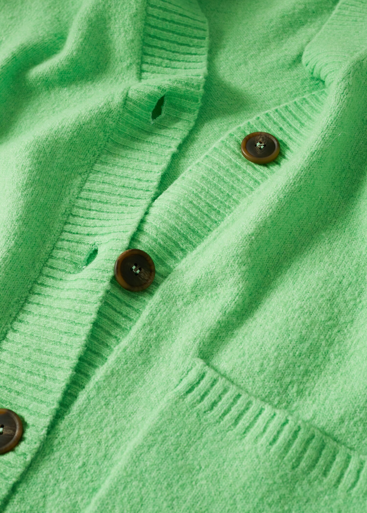 Oversized cardigan with buttons - Details of the article 8