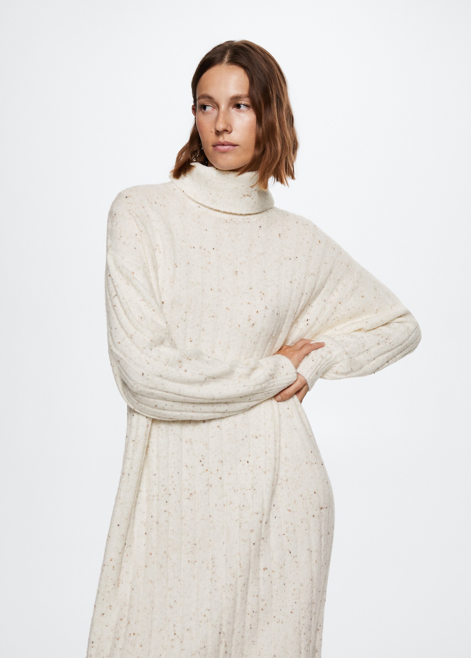 Vestido canalé cuello vuelto - Plano medio