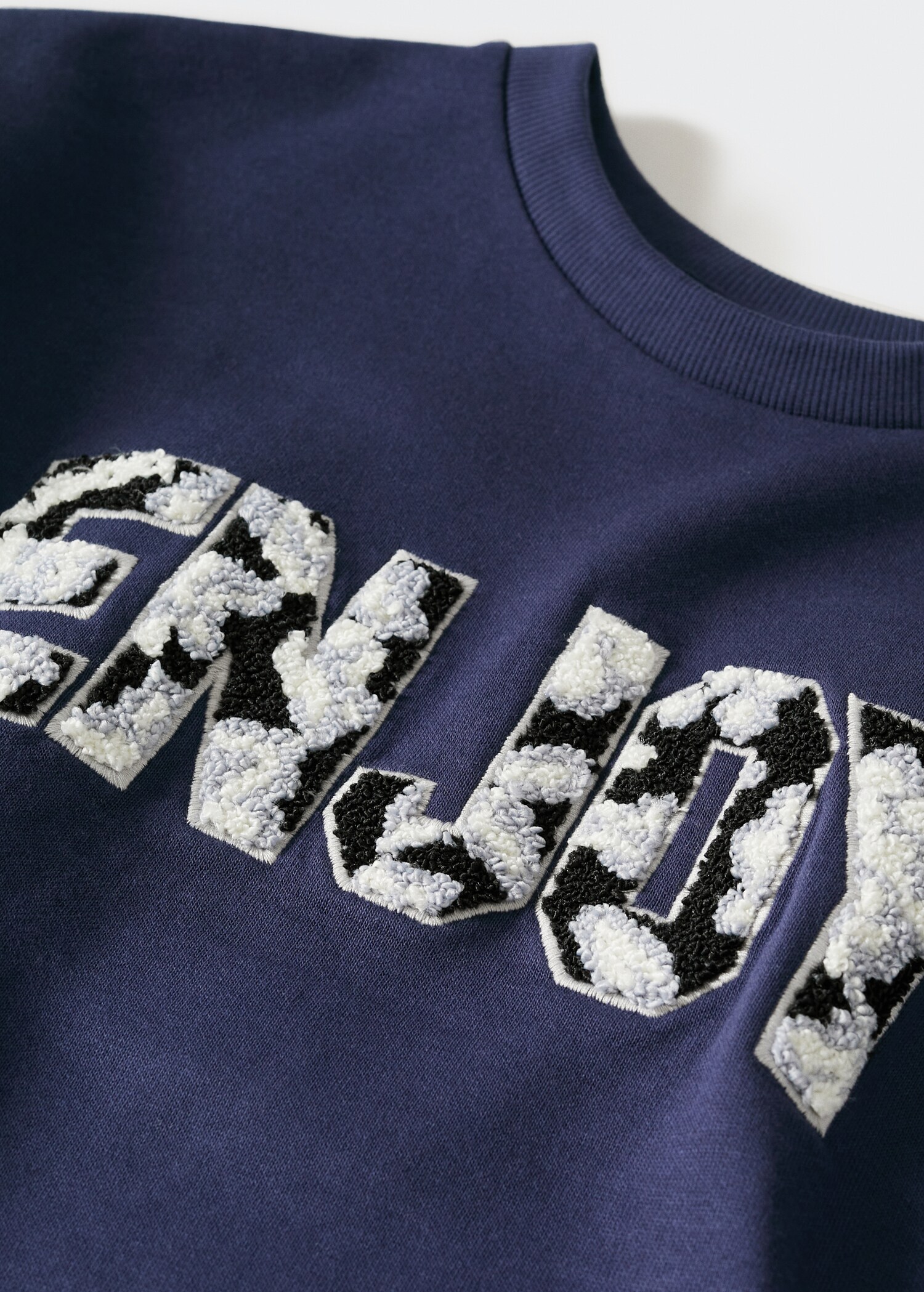 Bluza z wypukłym napisem - Szczegóły artykułu 8