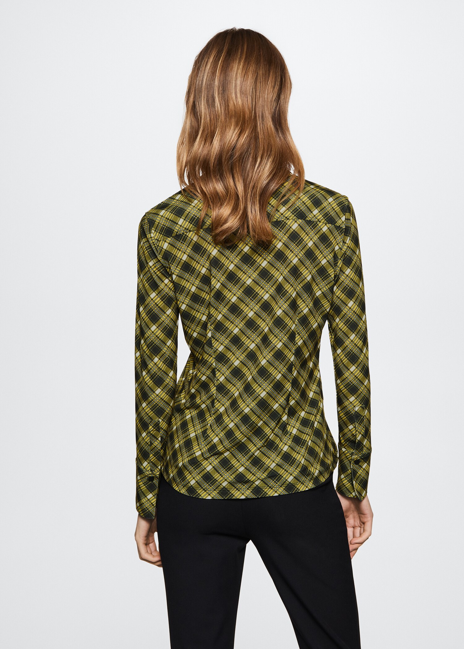Soepelvallende geruite blouse  - Achterkant van het artikel