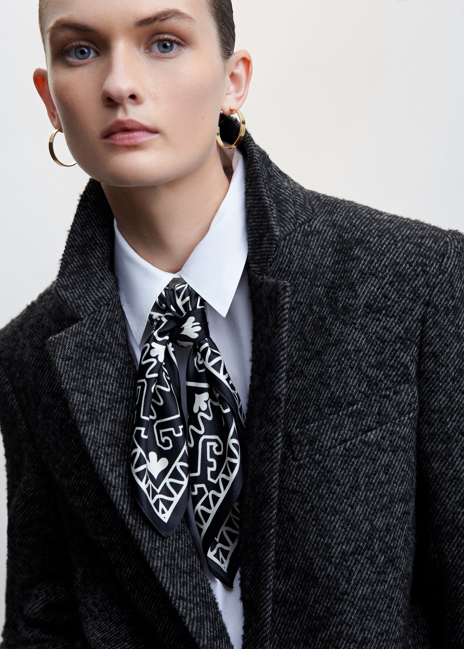 Blazer com estrutura e botão - Pormenor do artigo 1